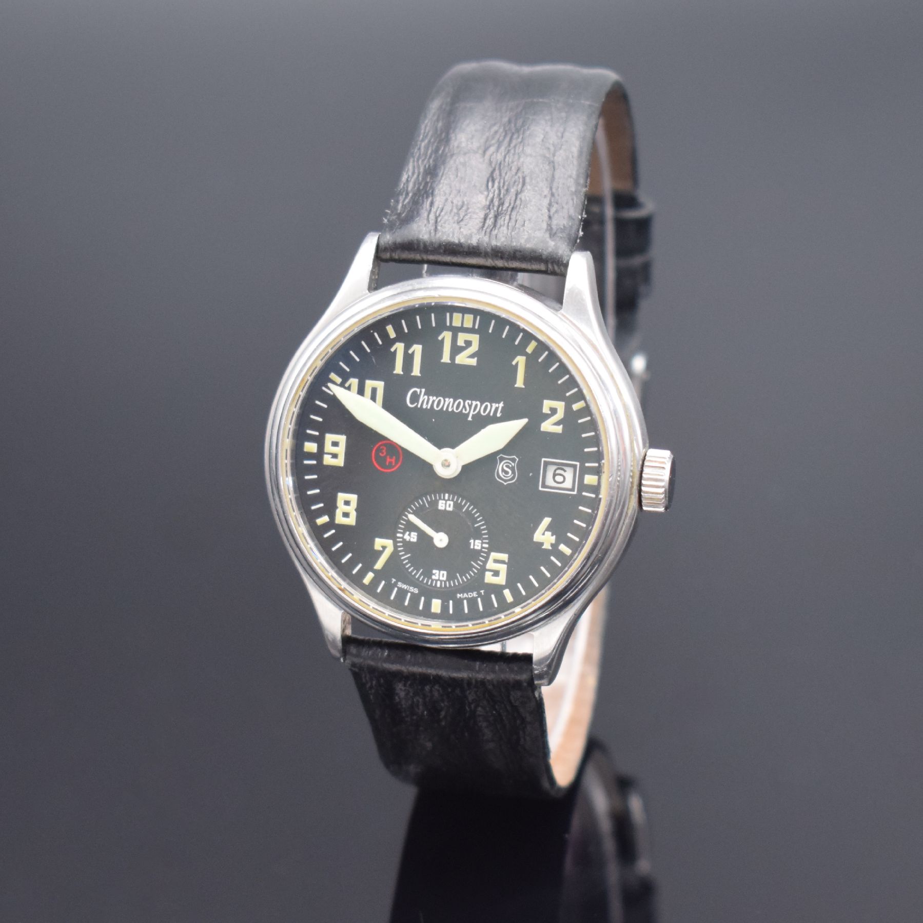 Detail b: SINN CHRONOSPORT Armbanduhr im Fliegeruhr- Design, Schweiz um 2003, Handaufzug, beids. vergl. Geh., Boden verschr., schwarz. Tritiumzifferbl., arab. ...