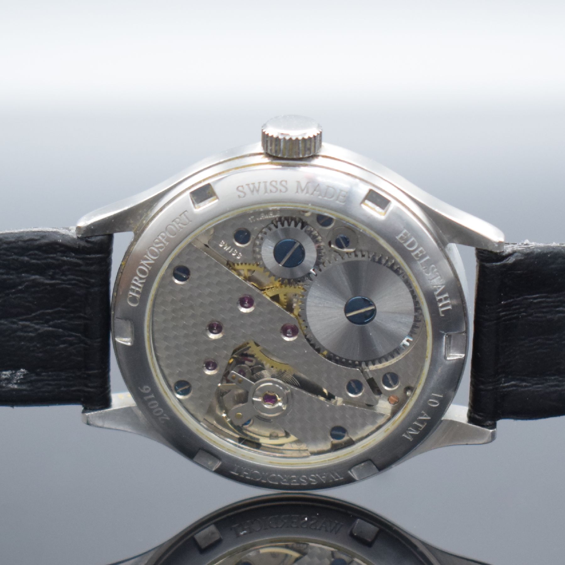 Detail d: SINN CHRONOSPORT Armbanduhr im Fliegeruhr- Design, Schweiz um 2003, Handaufzug, beids. vergl. Geh., Boden verschr., schwarz. Tritiumzifferbl., arab. ...