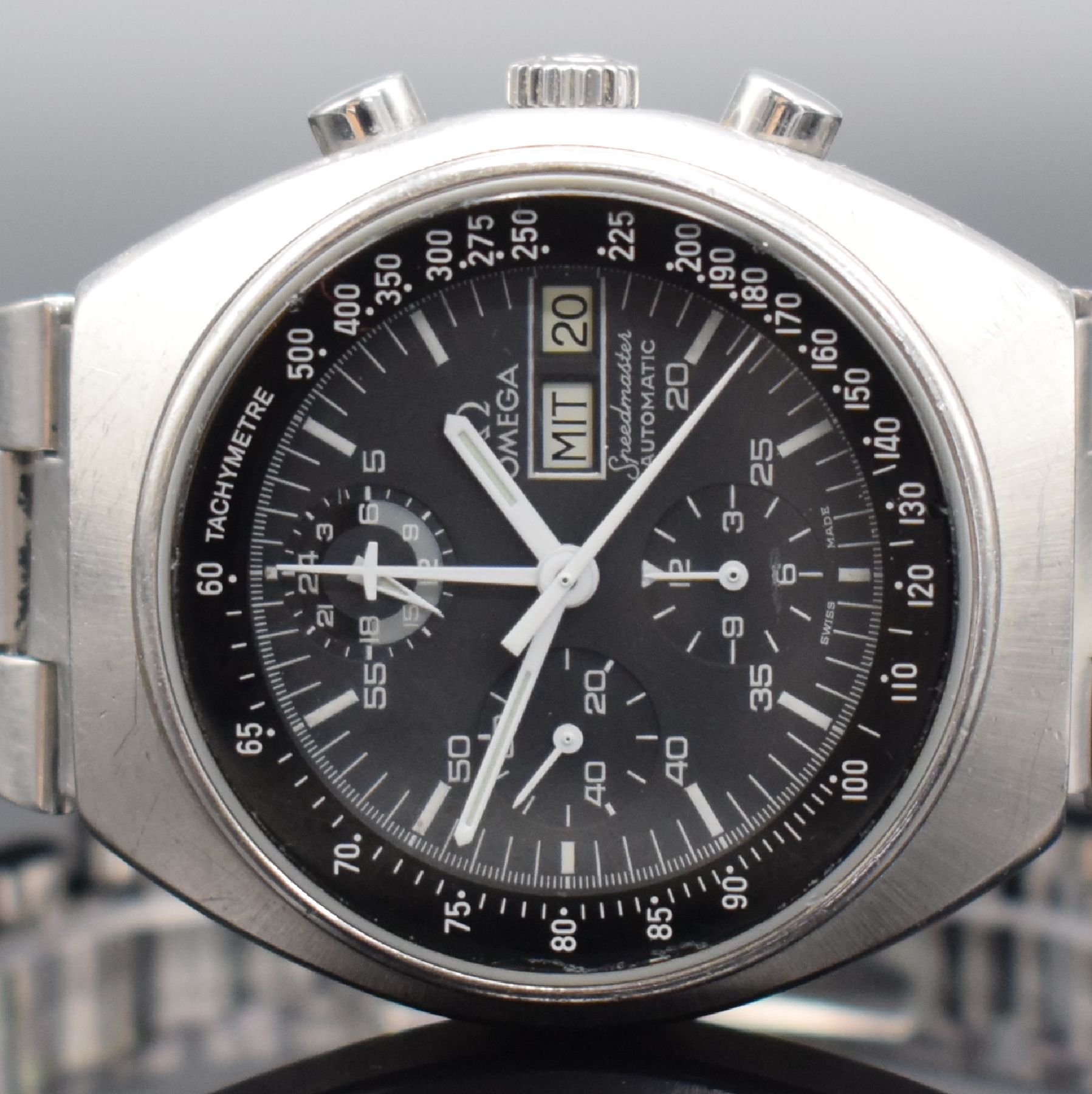 Detail a: OMEGA Speedmaster Armbandchronograph in Stahl, Schweiz um 1976, verschr. Geh. Ref. 176.0012, orig. Stahlband Ref. 1162/1/172 m. starken ...