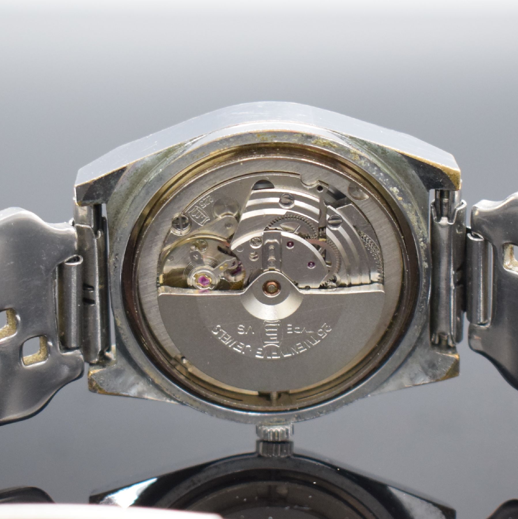 Detail e: ANKER & PROVITA 2 Herrenarmbanduhren mit digitaler Anzeige, 1.) ANKER Deutschland um 1970, Handaufzug, verchr. Geh., Stahlboden geschr., neutr. ...
