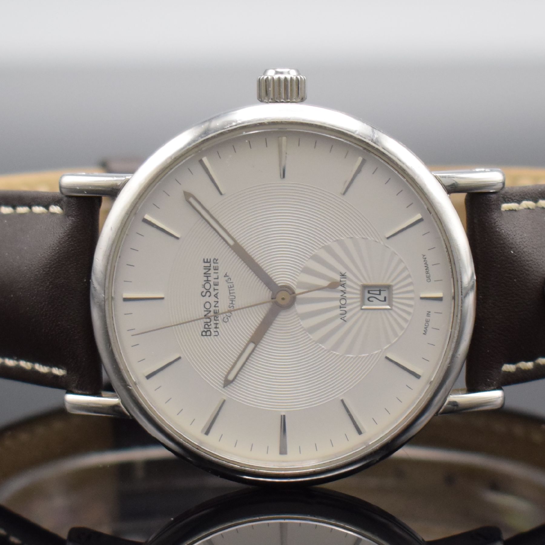 Detail a: BRUNO SÖHNLE Uhrenatelier Glashütte Armbanduhr Lagomat Referenz 1096, Automatik, Deutschland um 2018, Edelstahlgeh. inkl. orig. Lederband m. orig. ...