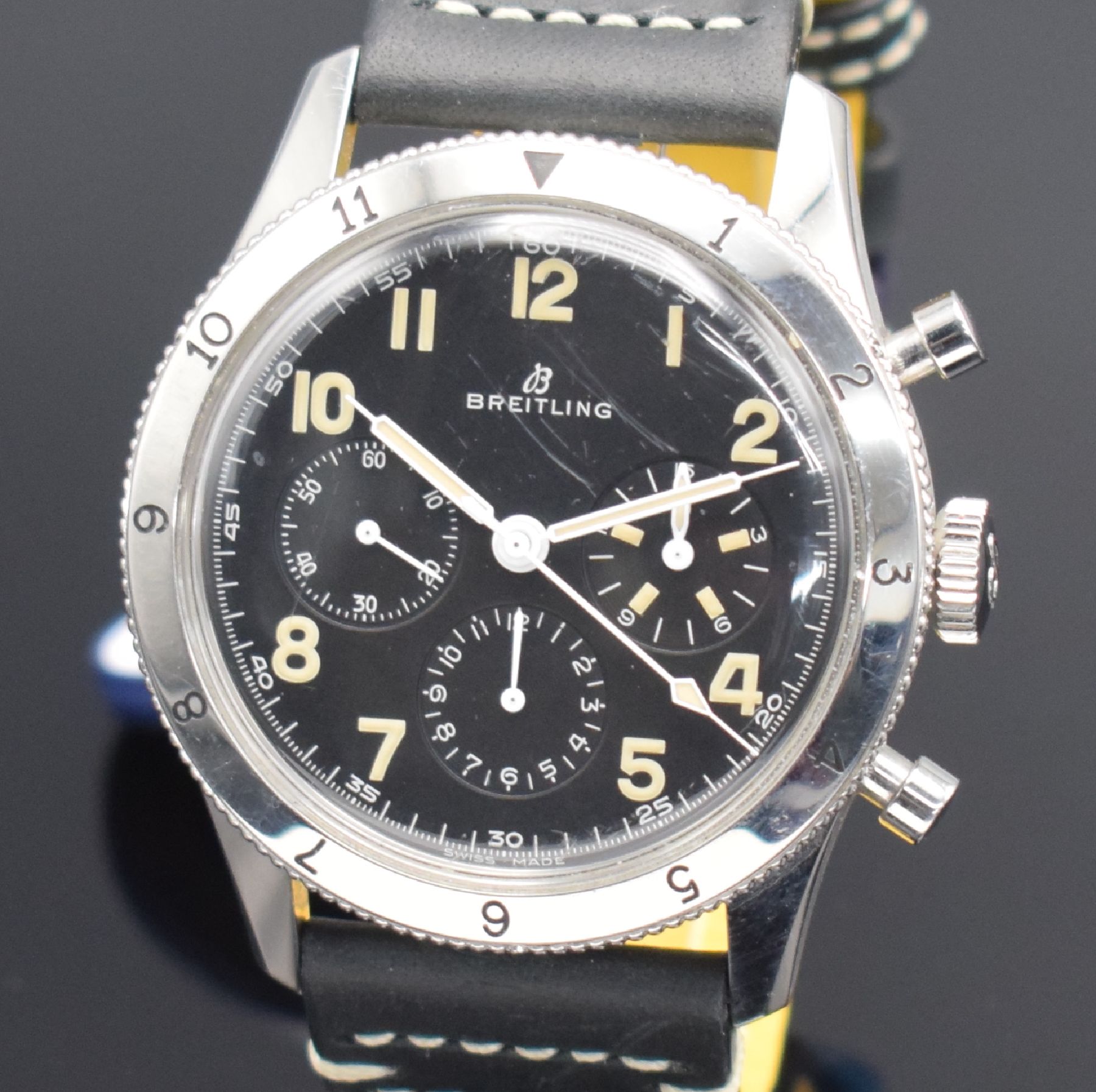 Detail c: BREITLING AVI Schaltradchronograph Referenz 765 1953 Re-Edition, Handaufzug, Schweiz um 2021, auf 1953 Stück limitiertes Sondermodell, Chronometer ...