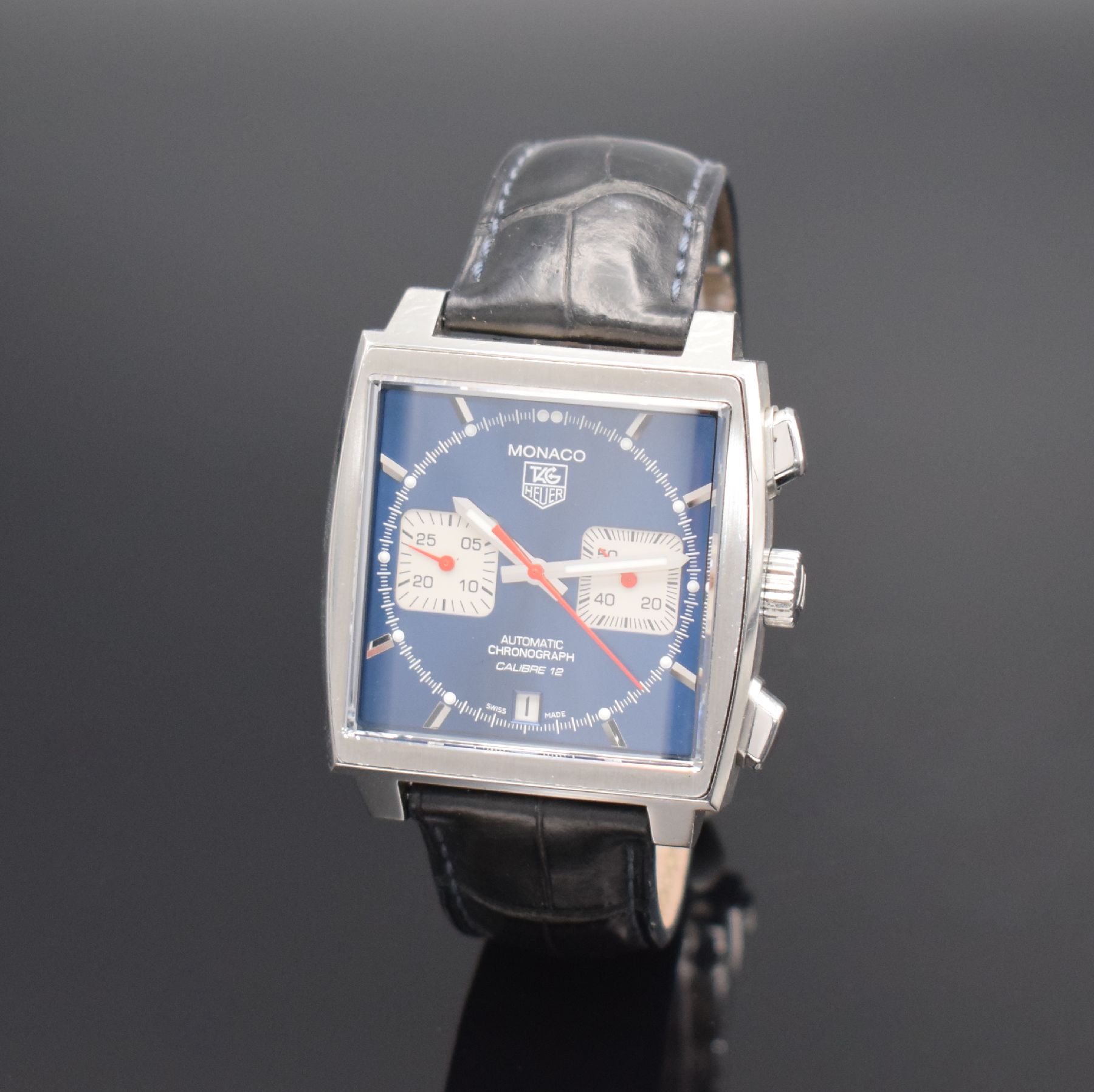TAG HEUER Monaco Herrenarmbanduhr mit Chronograph Ref. CAW2111 in Edelstahl, Schweiz um 2012, Automatik, beids. vergl. Geh., Boden 4-fach verschr., ...