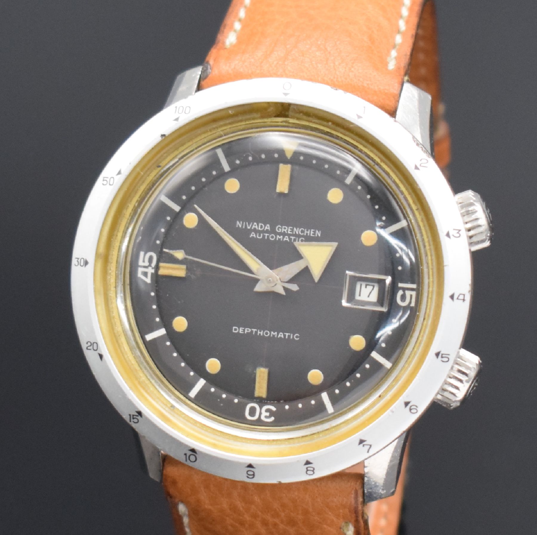 Detail a: NIVADA Grenchen Depthomatic seltene Herrenarmbanduhr mit Tiefenmesser, Schweiz um 1966, Automatik, großes Edelstahlgeh., Boden geschr., ...