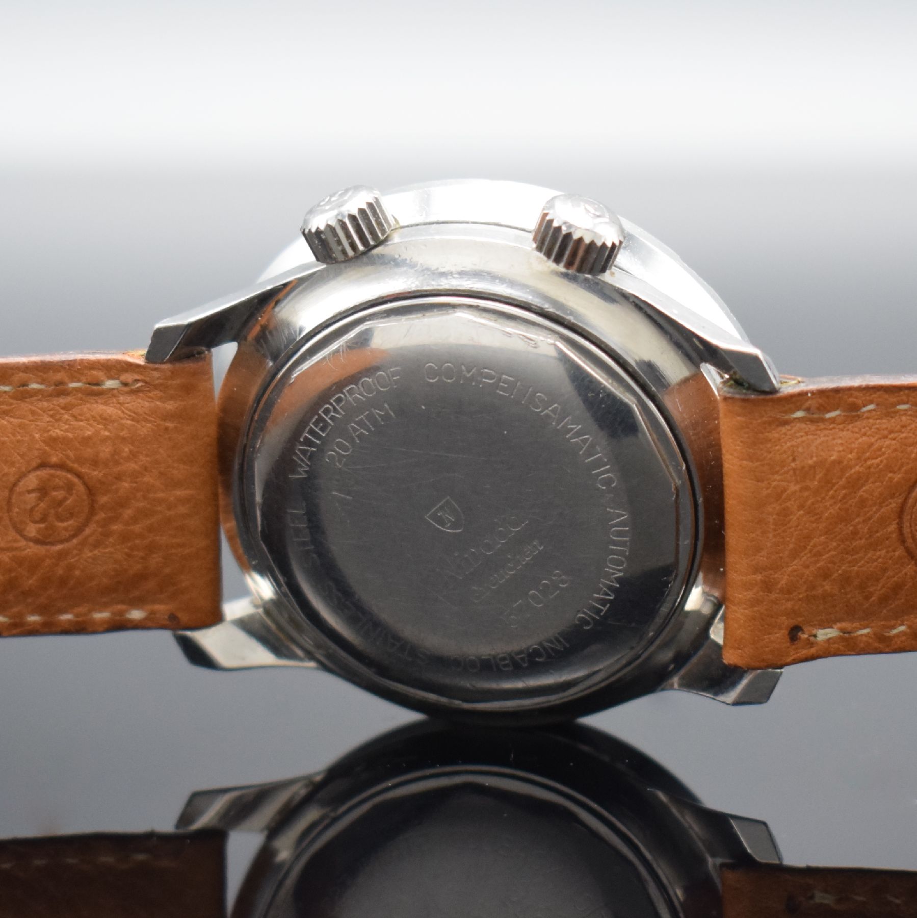 Detail c: NIVADA Grenchen Depthomatic seltene Herrenarmbanduhr mit Tiefenmesser, Schweiz um 1966, Automatik, großes Edelstahlgeh., Boden geschr., ...