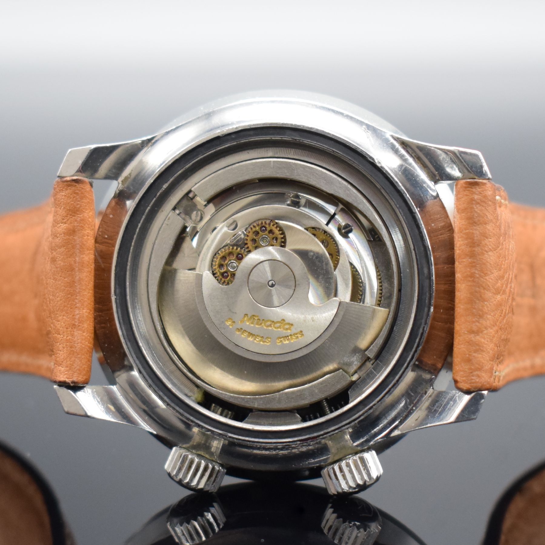 Detail e: NIVADA Grenchen Depthomatic seltene Herrenarmbanduhr mit Tiefenmesser, Schweiz um 1966, Automatik, großes Edelstahlgeh., Boden geschr., ...