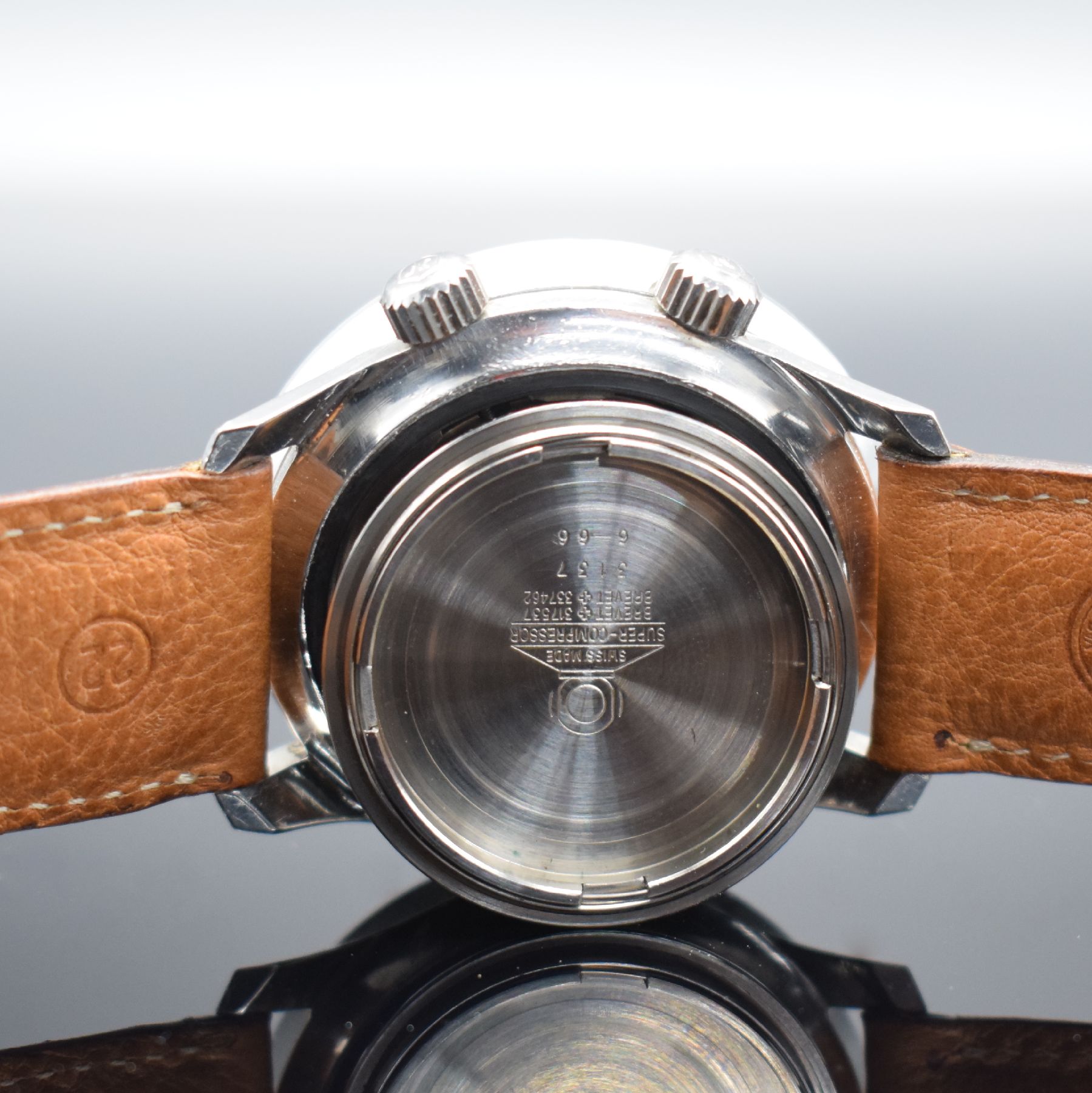 Detail f: NIVADA Grenchen Depthomatic seltene Herrenarmbanduhr mit Tiefenmesser, Schweiz um 1966, Automatik, großes Edelstahlgeh., Boden geschr., ...