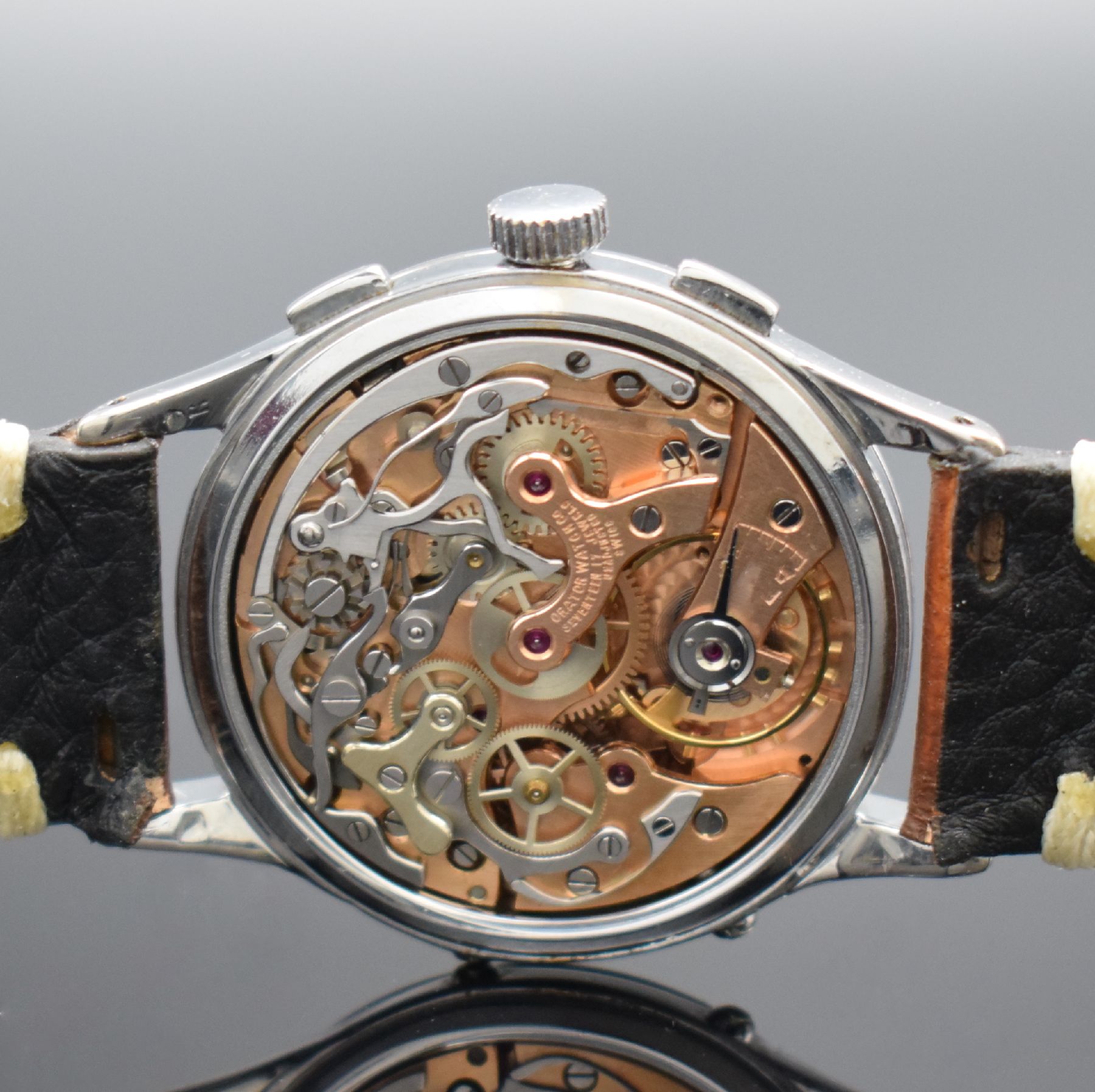 Detail e: ORATOR Schaltradchronograph mit Kalender Kaliber Valjoux 72C, Schweiz um 1945, Handaufzug, 3-teil. verchr. Geh., Stahlboden aufgedr., silb. Zifferbl. ...