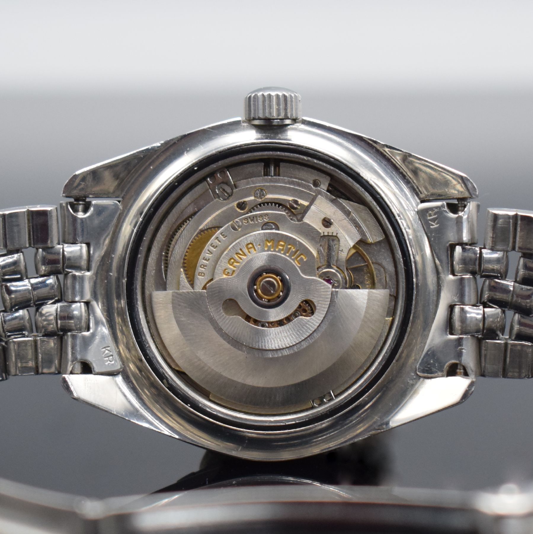 Detail d: ETERNA-MATIC Herrenarmbanduhr SUPER-KONTIKI mit Gay Freres Band in Stahl, Schweiz um 1970, Automatik, Ref. 130 FTP-3, Boden mit zentraler ...