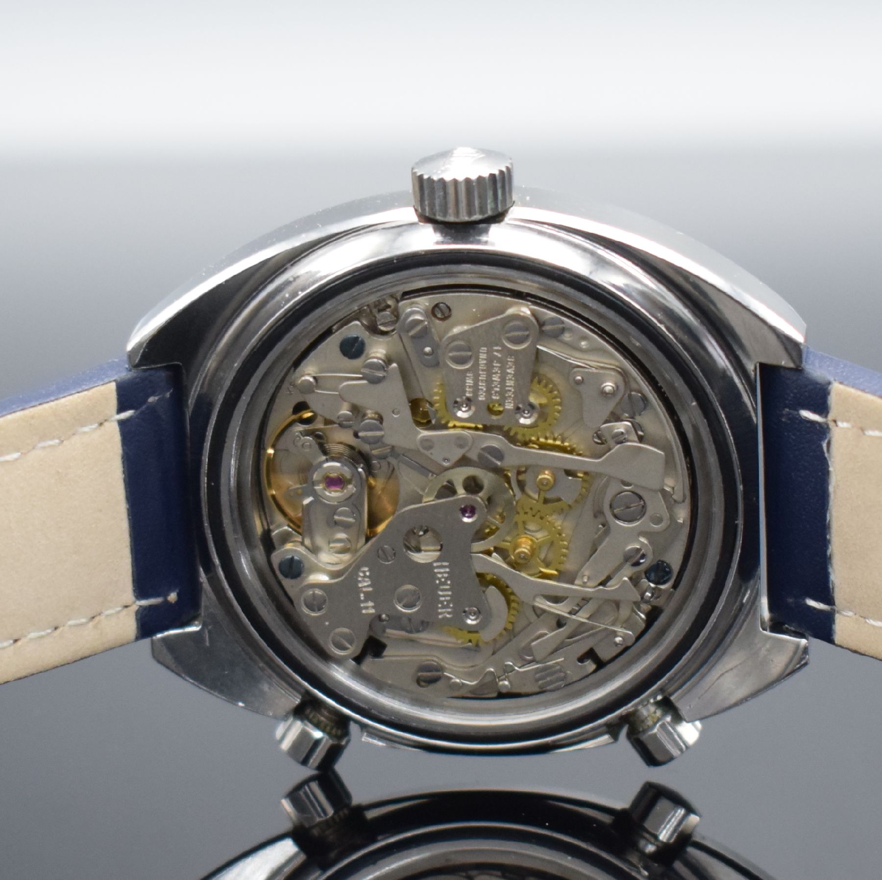 Detail d: HEUER Autavia GMT Herrenarmbanduhr mit Chronograph & 2. Zeitzone, Schweiz um 1972, Automatik, massives Geh. Ref. 11630 in Stahl, Boden geschr., zus. ...