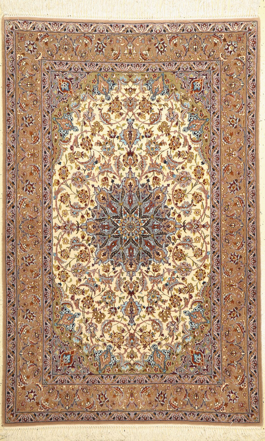 Esfahan fein, Persien, ca. 50 Jahre, Korkwolle mit und auf Seide, ca. 170 x 110 cm,EHZ: 2