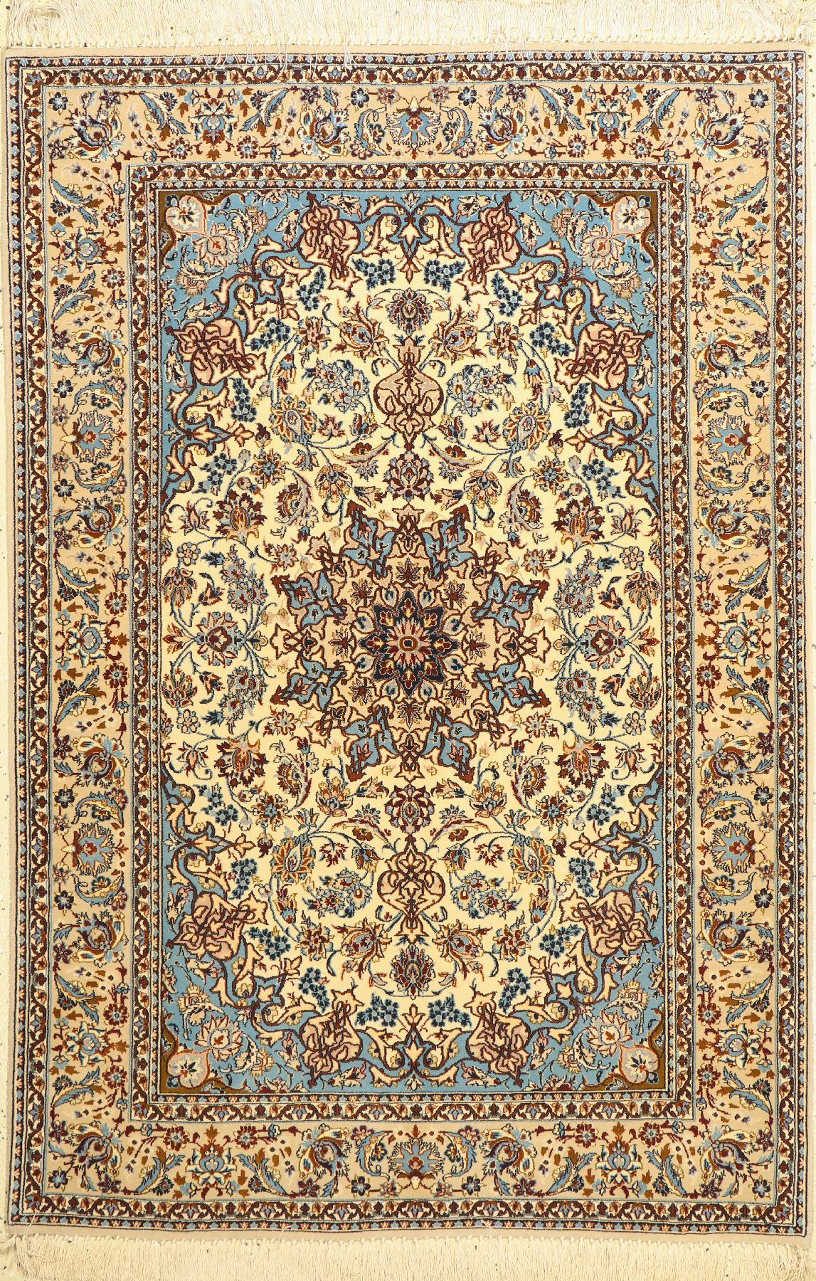 Esfahan fein, Persien, ca. 50 Jahre, Korkwolle mit und auf Seide, ca. 164 x 114 cm,EHZ: 2