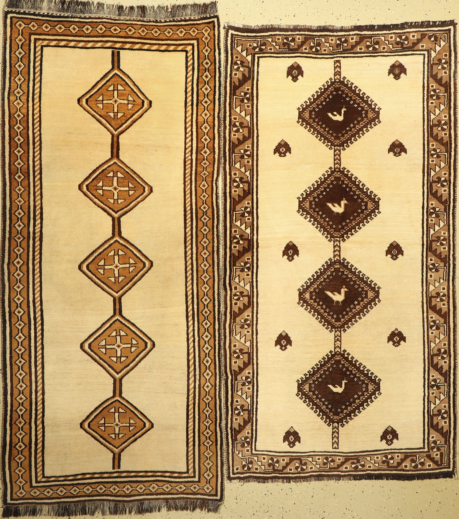 Ein Paar Gabbeh alt, Persien, um 1960, Wolle auf Wolle, ca. 230 x 105 cm, EHZ: 2