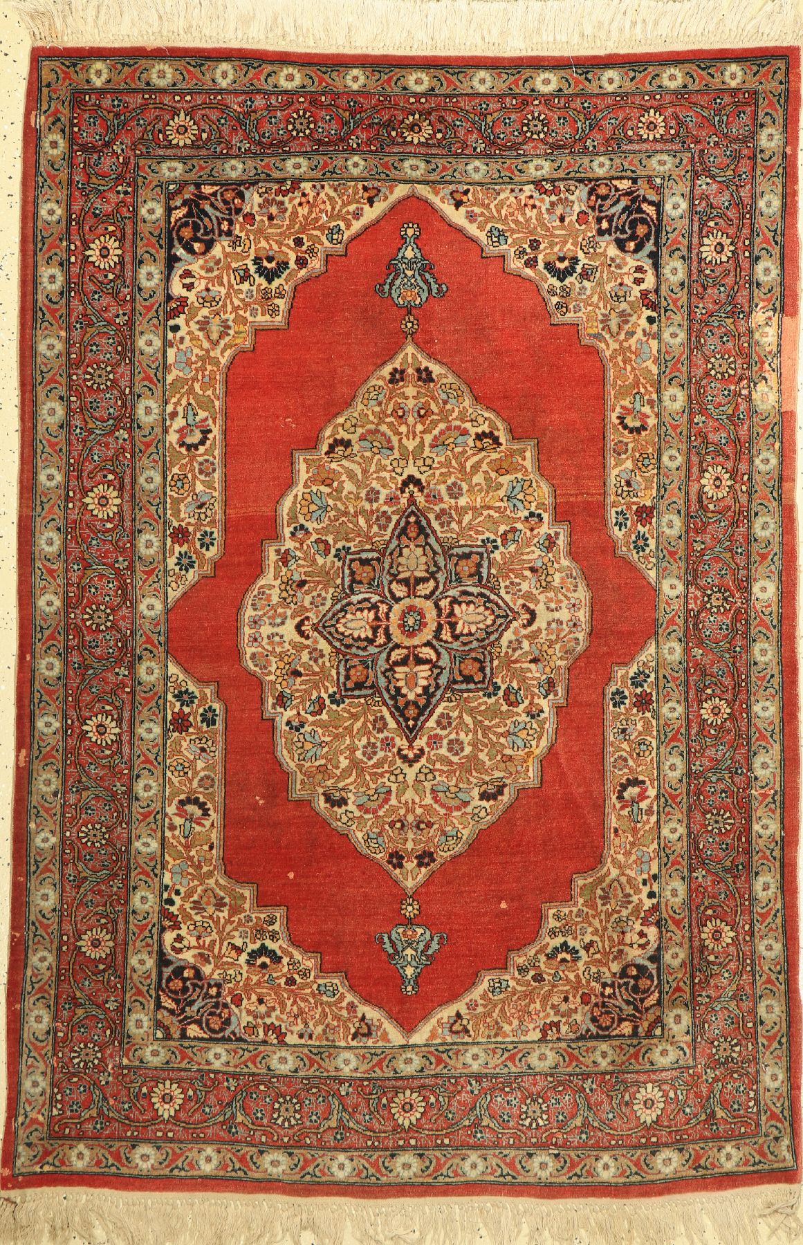 Täbriz Hadji Jalili, Persien, um 1930, Wolle auf Baumwolle, ca. 180 x 125 cm, EHZ: 2-3, (restauriert)