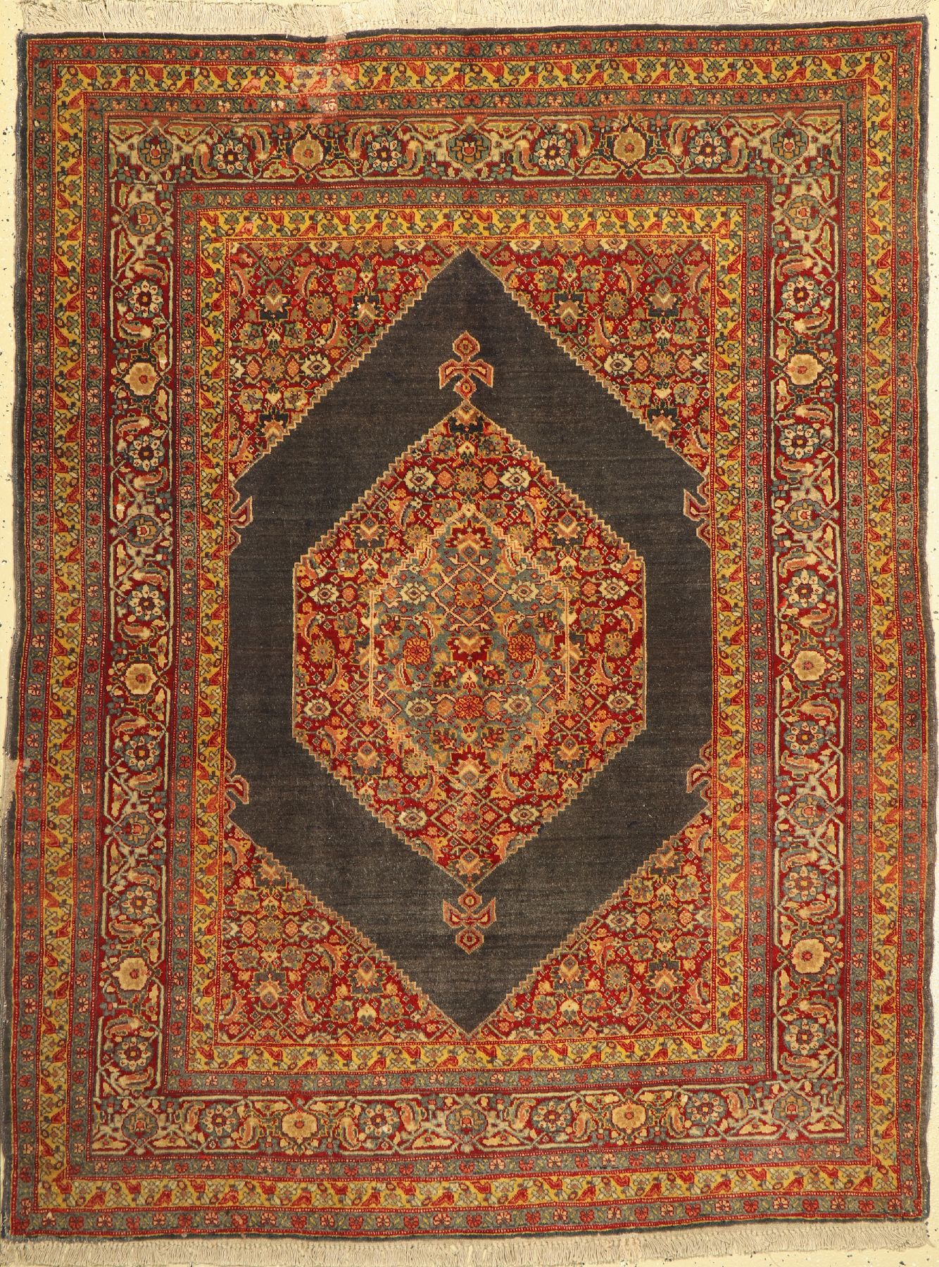 Täbriz Hadji Jalili, Persien, um 1930, Wolle auf Baumwolle, ca. 183 x 141 cm, Mottenfraß, EHZ: 4