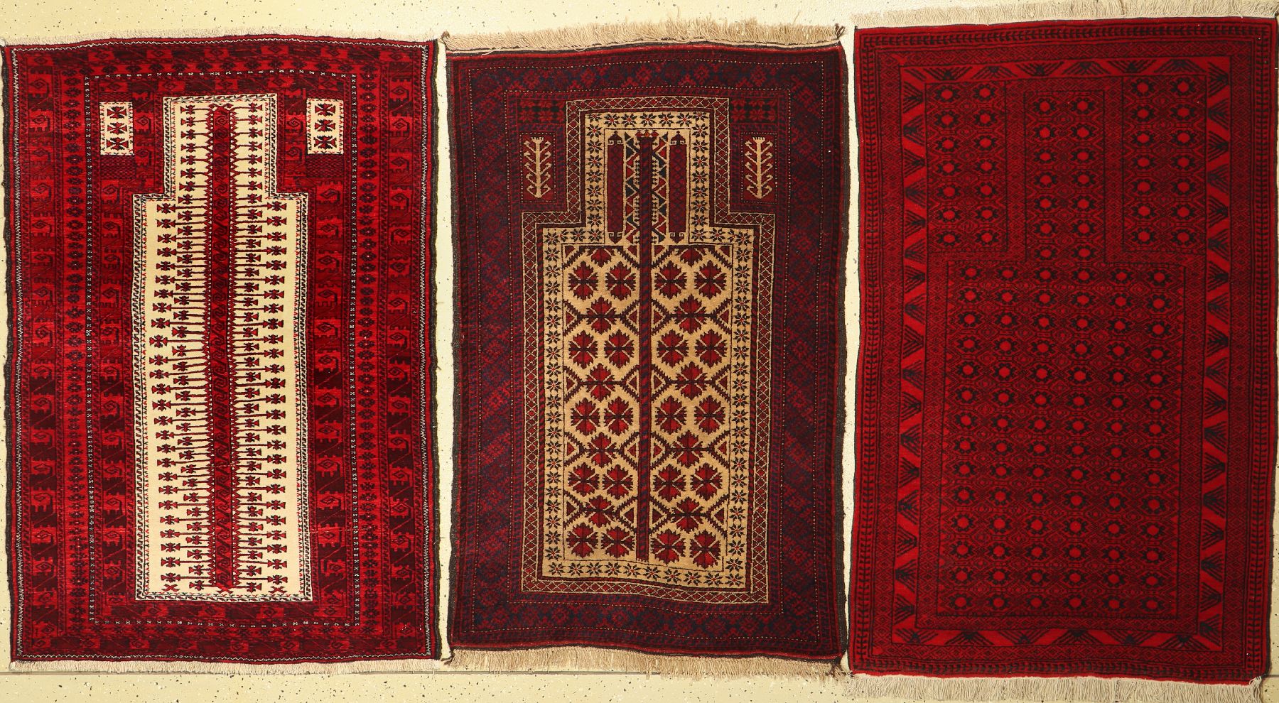3 Lots Belutsch, Gebetsteppiche, Persien, um 1960, Wolle auf Wolle, ca. 140 x 90 cm, EHZ: 2