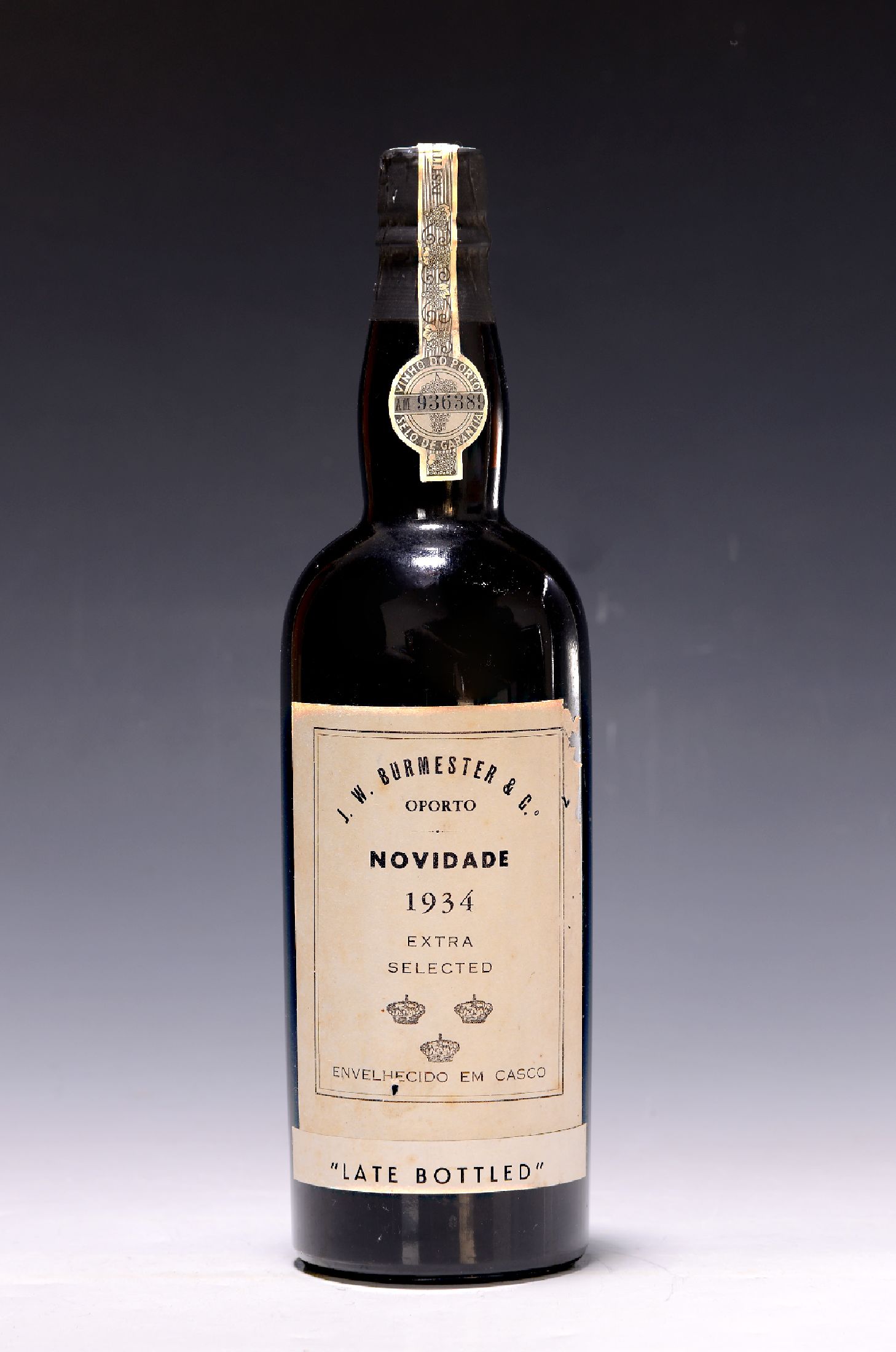 1 Flasche Portwein, Burmester Oporto Novidade,1934, extra selected, "late bottled", num. 936389, orig. verkorkt und unverkostet, Etikett ...