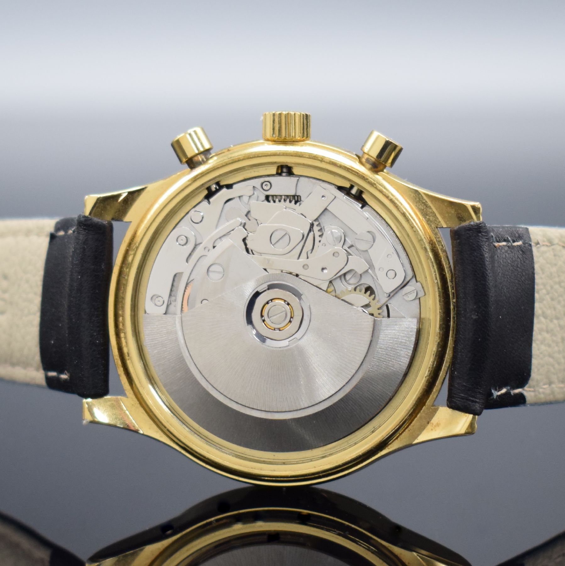 Detail c: CHRONOSWISS vergoldeter Herrenchronograph mit Mondphase, Schweiz um 2003, Automatik, Ref. 77990, Boden verschr., schwarzes Zifferbl. m. röm. Zahlen, ...