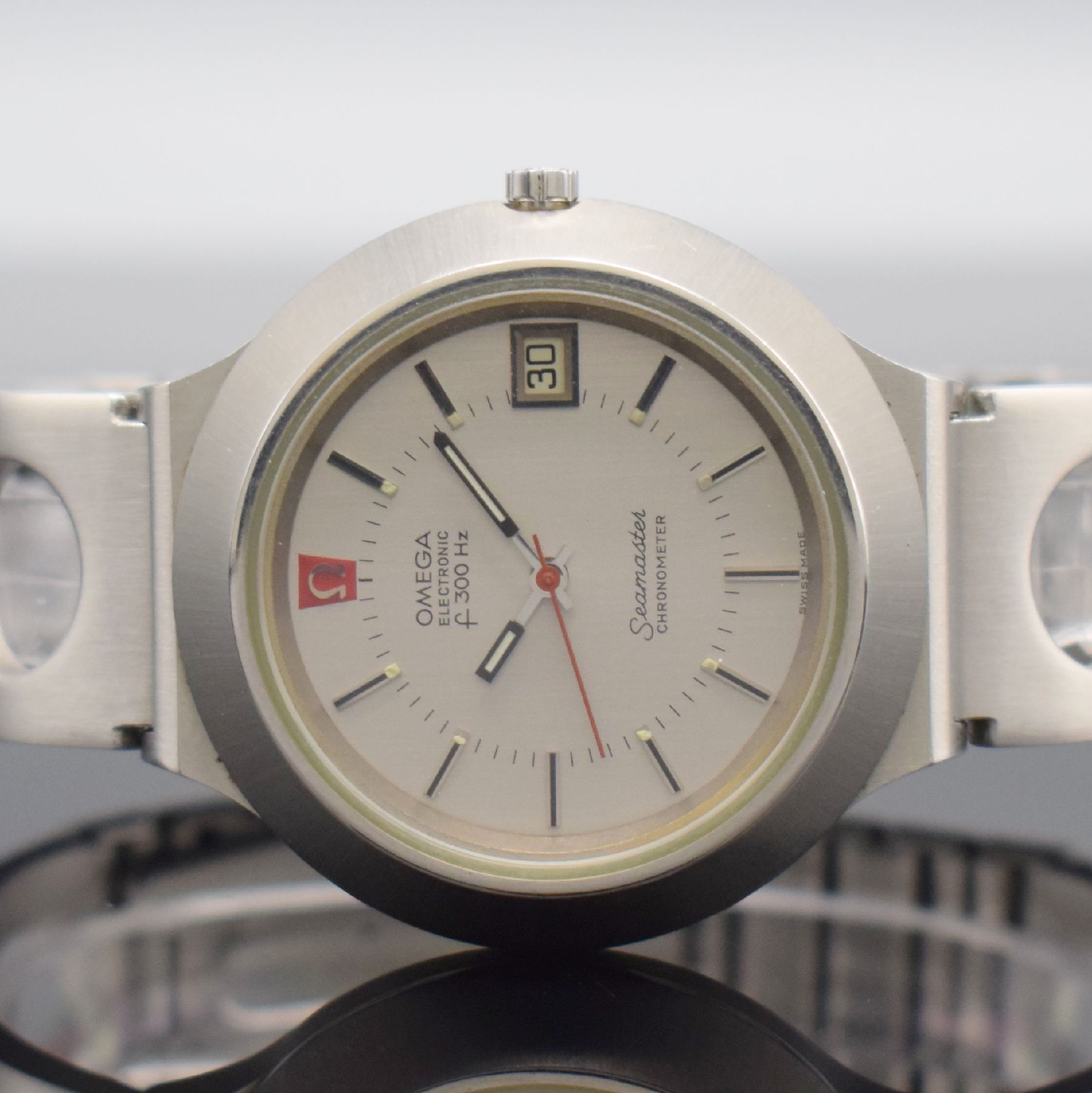 Detail a: OMEGA Seamaster Chronometer Herrenarmbanduhr Electronic f300Hz mit Stimmgabelschwinger, Schweiz um 1971, Ref. 198.0013, massives Gehäuse in Stahl, ...