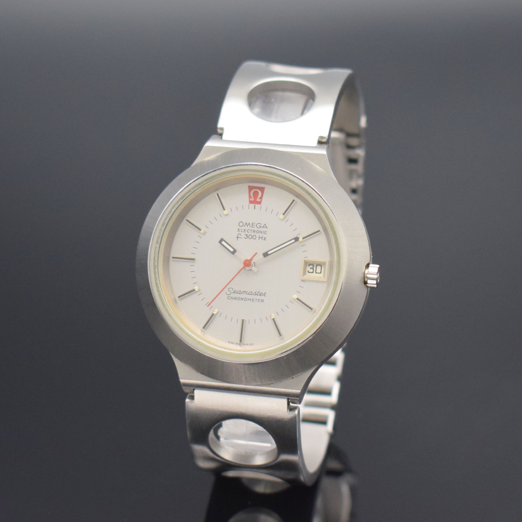 Detail b: OMEGA Seamaster Chronometer Herrenarmbanduhr Electronic f300Hz mit Stimmgabelschwinger, Schweiz um 1971, Ref. 198.0013, massives Gehäuse in Stahl, ...