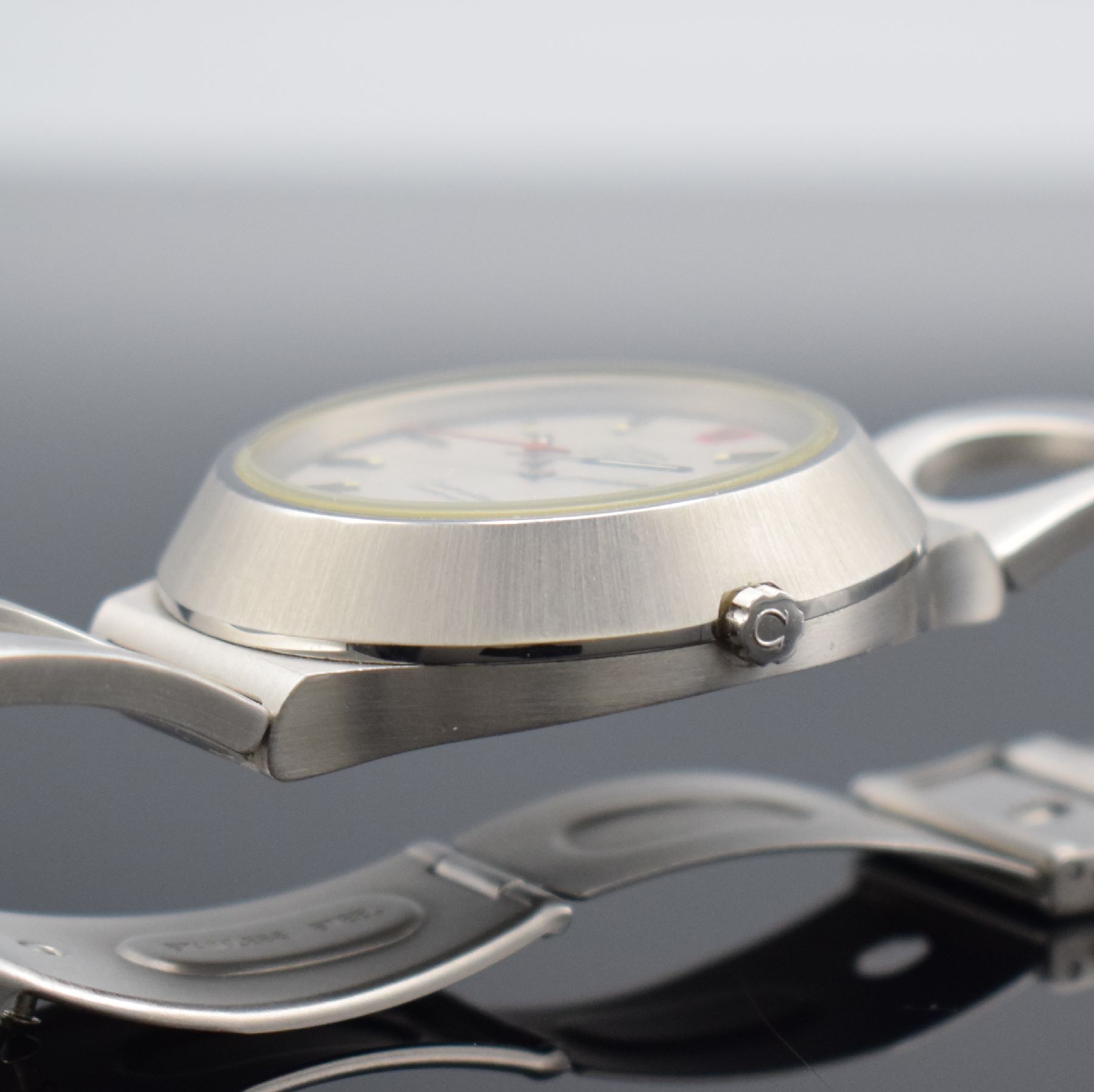 Detail d: OMEGA Seamaster Chronometer Herrenarmbanduhr Electronic f300Hz mit Stimmgabelschwinger, Schweiz um 1971, Ref. 198.0013, massives Gehäuse in Stahl, ...