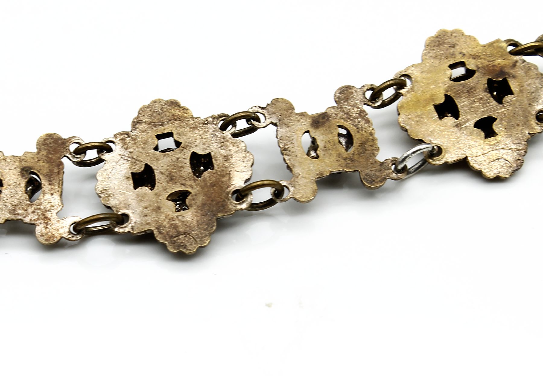 Detail b: Modeschmuckcollier, wohl Ungarn um 1870/80, Metall teilvergoldet, Glassteinbesatz von feiner Qual. in der Lit. ähnlich abgeb., sehr prunkvoll, L. ...