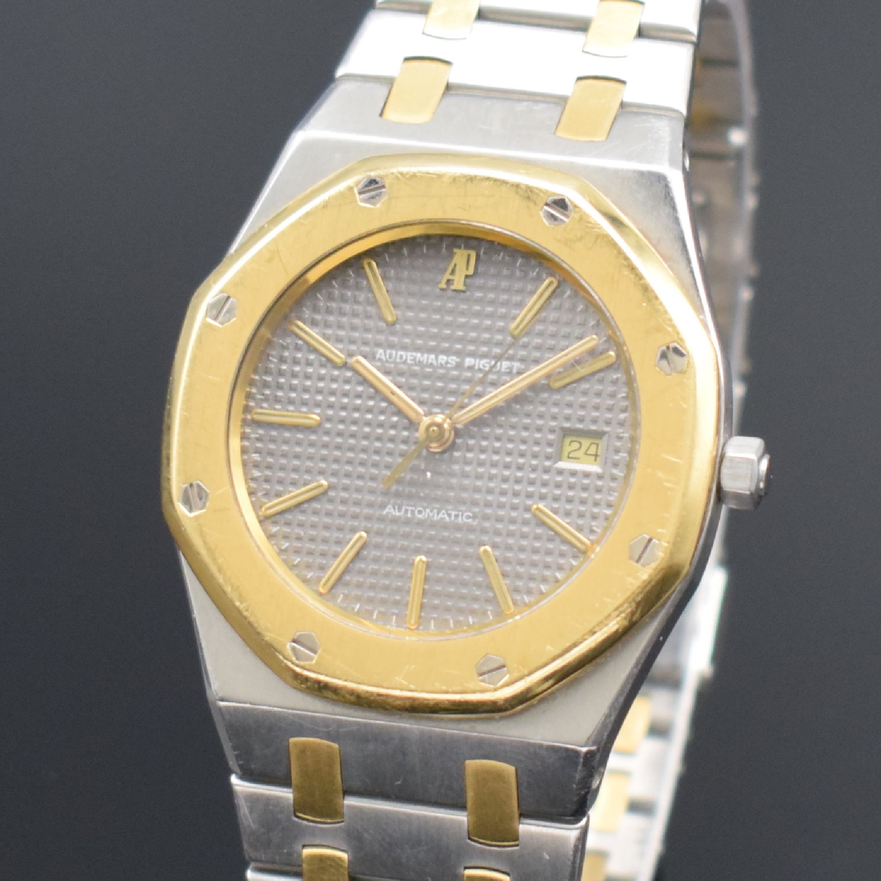 Detail c: AUDEMARS PIGUET Herrenarmbanduhr Royal Oak in Stahl/Gold kombiniert, Automatik, Schweiz um 1990, Design von Gerald Genta, Gliederband m. Faltschl., ...