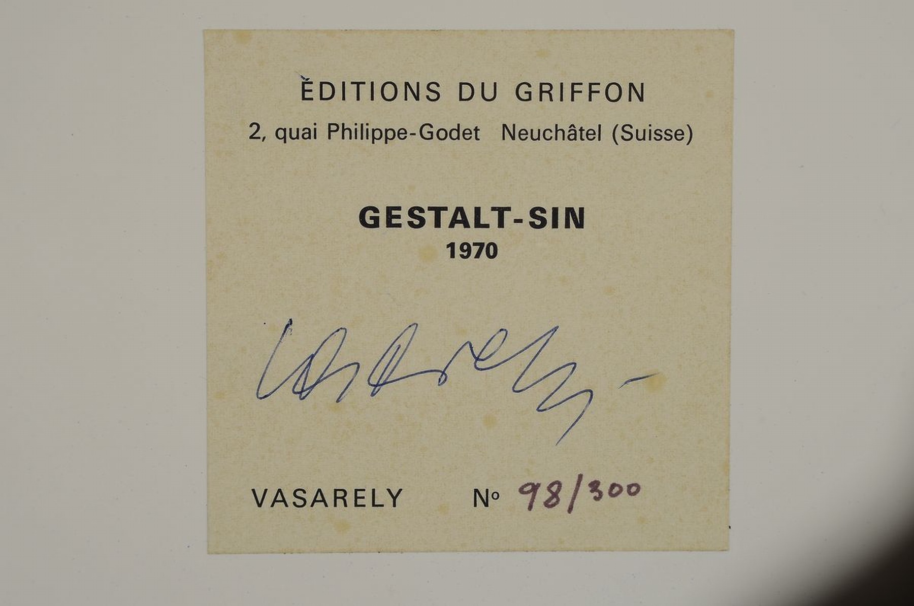 Detail a: Victor Vasarely, 1906-1997, Gestalt-Sin 1970, verso sign., dat. 98/300, ca.62x40 cm