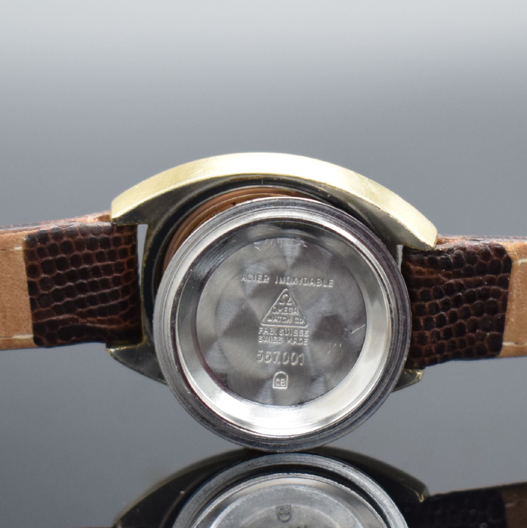 Detail h: OMEGA Damenarmbanduhr Constellation Chronometer Referenz 567.001, Automatik, Schweiz um 1969, Metallgeh. mit Goldhaube, verschr. Boden im Zentrum mit ...