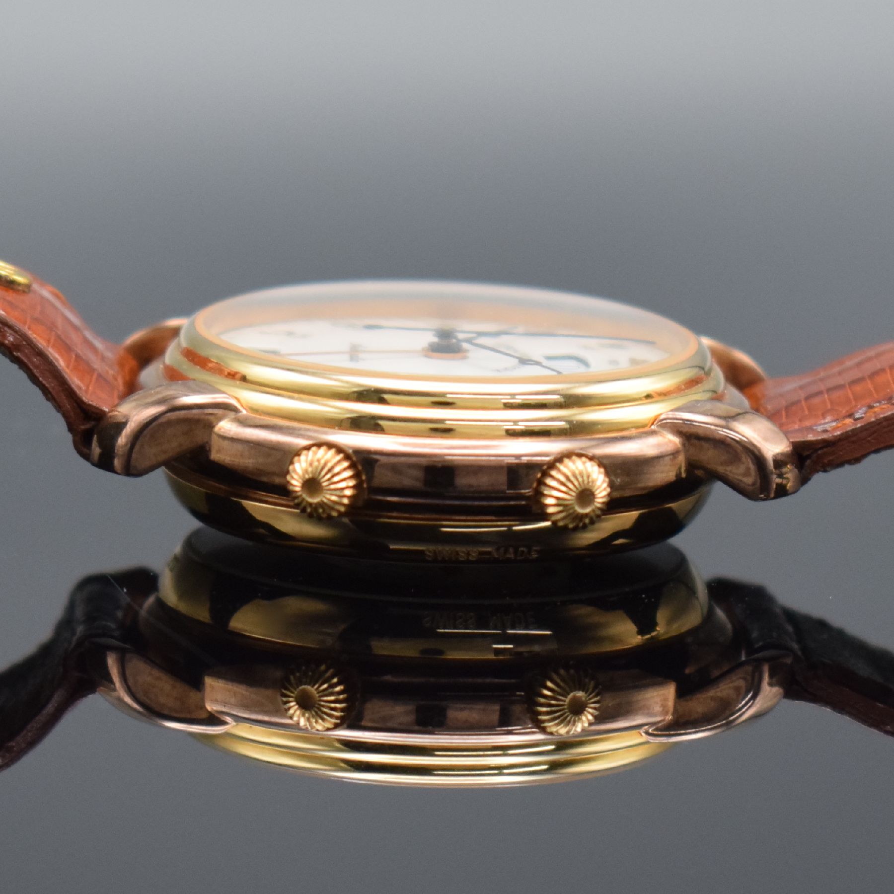 Detail e: MAURICE LACROIX Herrenarmbanduhr mit Wecker,Schweiz um 1995, Automatik, verg., beids. vergl. Gehäuse inkl. orig. Lederband m. orig. Dornschl., ...