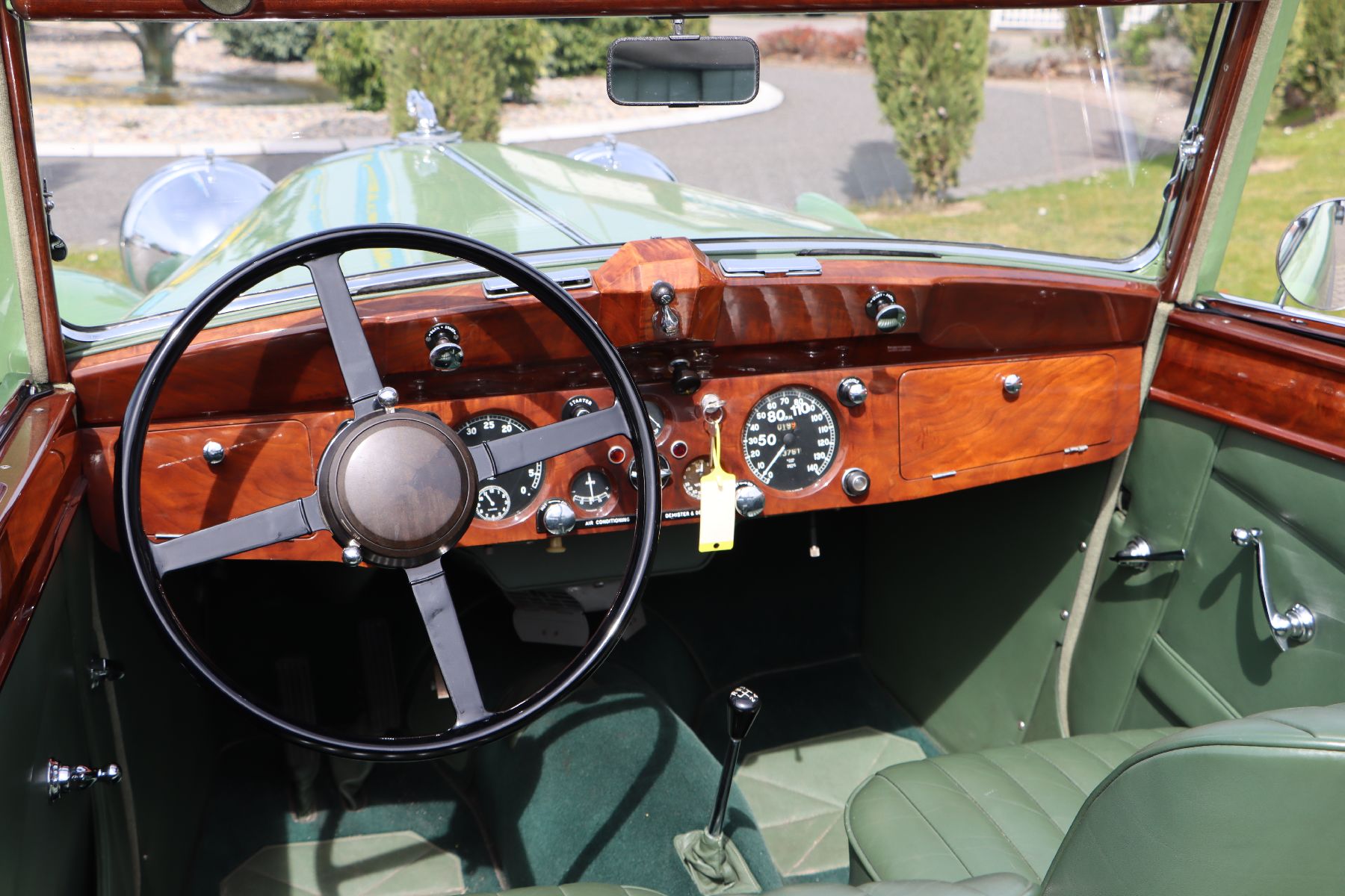 Detail j: Jaguar MK IV 3,5 Liter Cabriolet, Fahrgestellnummer: 637346, EZ 02/1948, Laufleistung ca.3.761 miles abgelesen, 92 kW/125 PS, Schaltgetriebe, ...