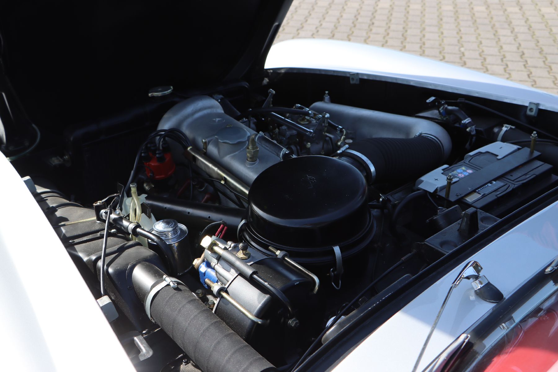 Detail e: Mercedes-Benz 190 SL, Fahrgestellnummer: 8500563, EZ 02/1958, Laufleistung ca. 32.500 km abgelesen, 77 kW/105 PS, Schaltgetriebe, Farbkombination ...
