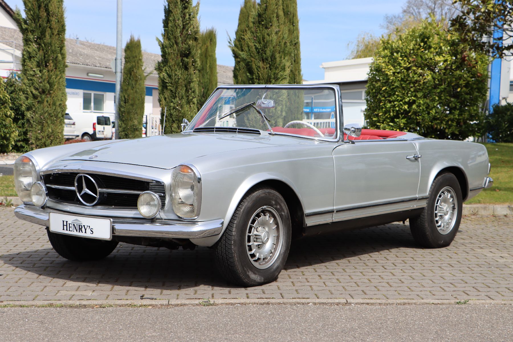Detail a: Mercedes Benz 230 SL Pagode, EZ 04/1964, Fahrgestellnummer: 11304210004713, Laufleistung ca. 38.500 km abgelesen, 110 kW/150 PS, Schaltgetriebe, ...
