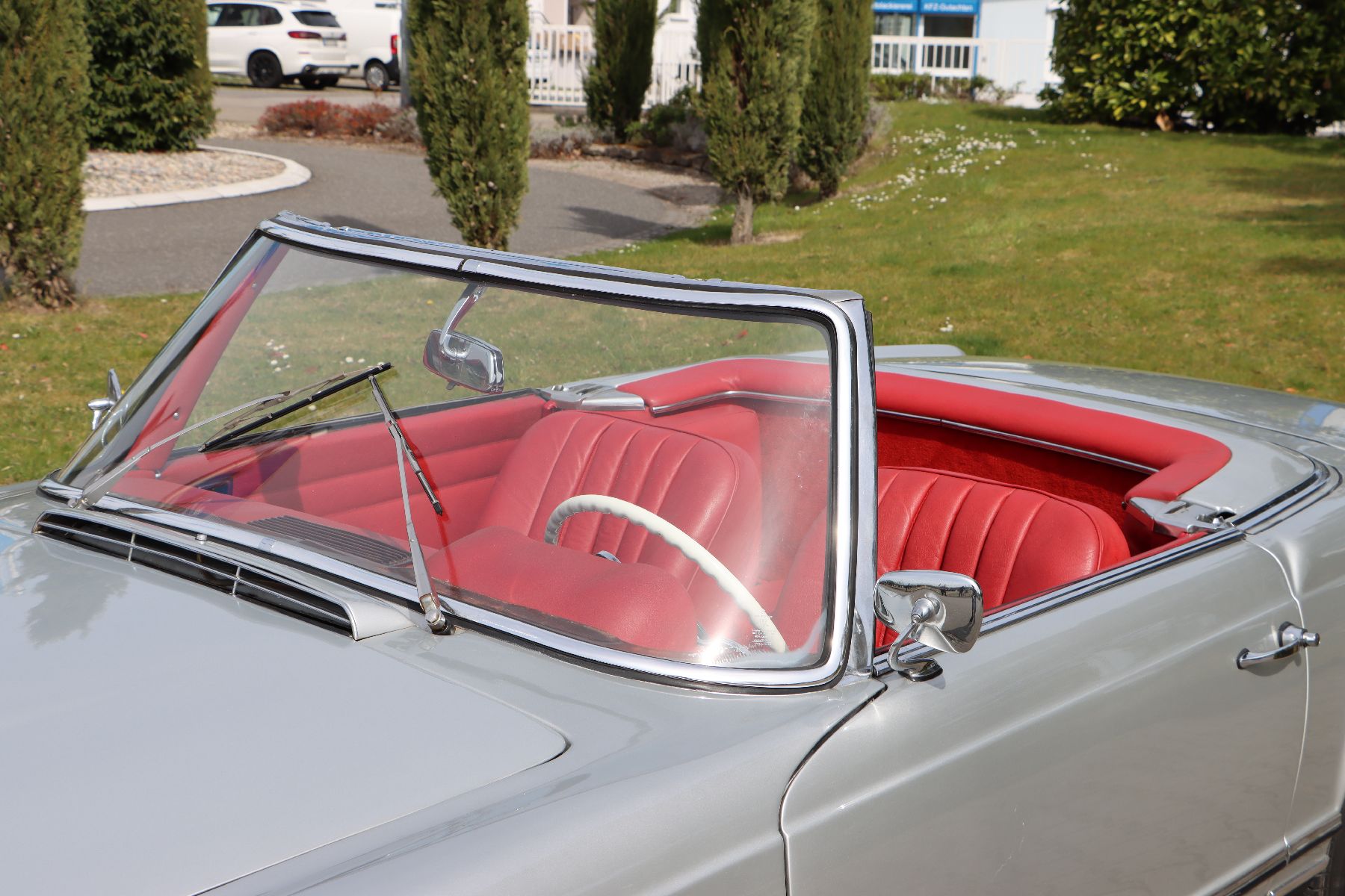 Detail i: Mercedes Benz 230 SL Pagode, EZ 04/1964, Fahrgestellnummer: 11304210004713, Laufleistung ca. 38.500 km abgelesen, 110 kW/150 PS, Schaltgetriebe, ...