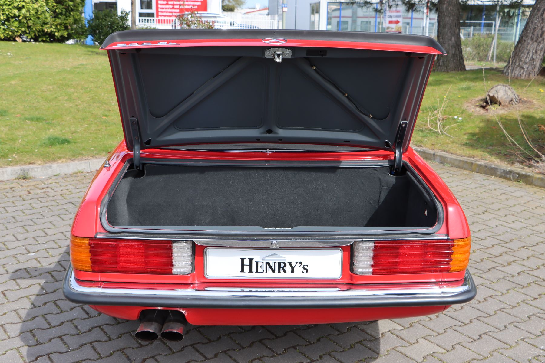 Detail g: Mercedes Benz 500 SL, Fahrgestellnummer: WDB1070461A040763, EZ 07/1988, Laufleistung ca. 126.775 km abgelesen, Automatikgetriebe, Farbkombination ...