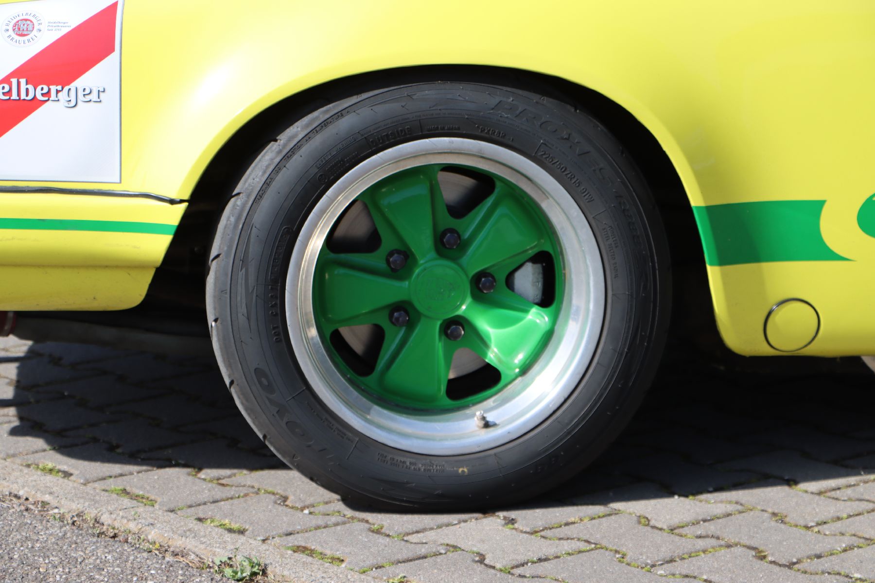 Detail e: Porsche 911 2.2 T, Fahrgestellnummer: 9111100140, EZ 01/1970, Laufleistung ca. 112.446 km abgelesen, 170 kW/231 PS, Schaltgetriebe, Farbkombination ...