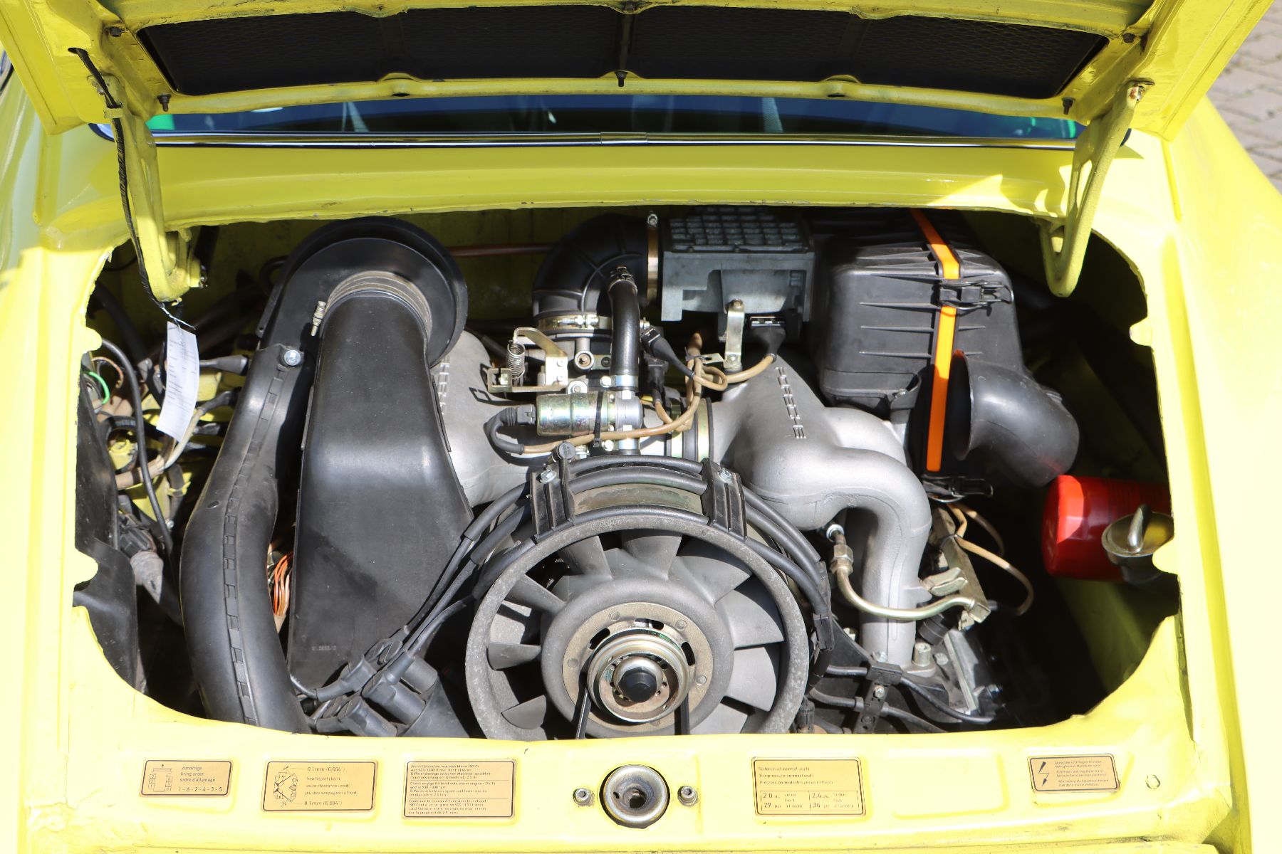 Detail i: Porsche 911 2.2 T, Fahrgestellnummer: 9111100140, EZ 01/1970, Laufleistung ca. 112.446 km abgelesen, 170 kW/231 PS, Schaltgetriebe, Farbkombination ...