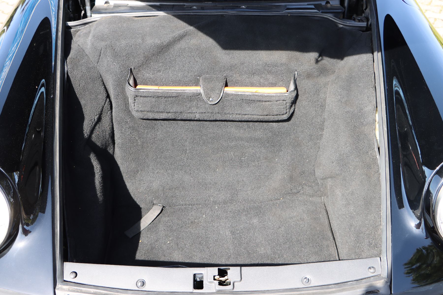 Detail d: Porsche 964 Carrera 2 WTL Cabriolet, Fahrgestellnummer: WP0ZZZ96ZNS452455, EZ 07/1992, Laufleistung ca. 88.136 km abgelesen,184 kW/250 PS, ...