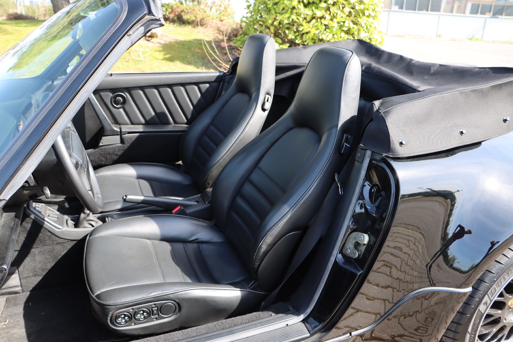 Detail i: Porsche 964 Carrera 2 WTL Cabriolet, Fahrgestellnummer: WP0ZZZ96ZNS452455, EZ 07/1992, Laufleistung ca. 88.136 km abgelesen,184 kW/250 PS, ...