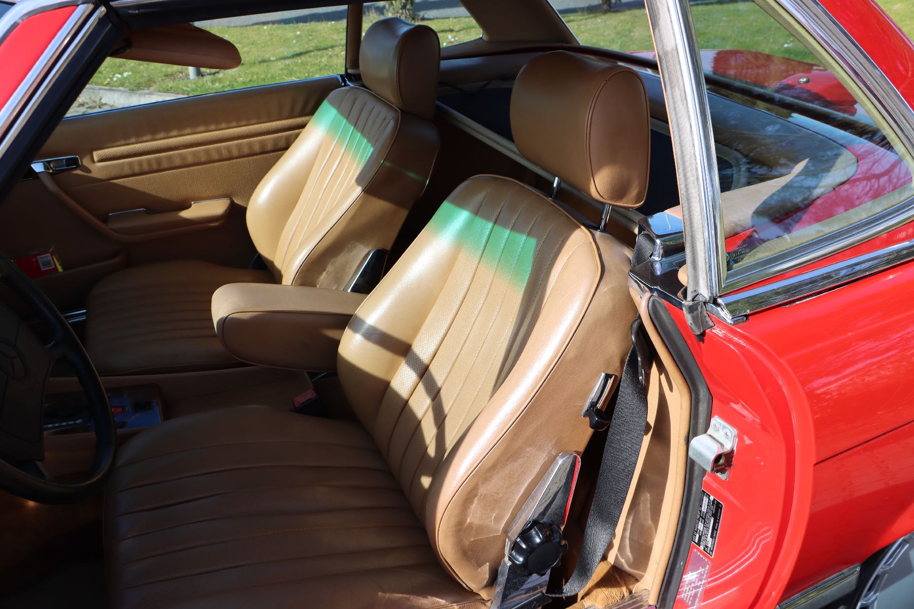 Detail f: Mercedes-Benz 560 SL, Fahrgestellnummer: WDBBA48D8HA062805, EZ 07/1987, Laufleistung ca. 122.600 miles abgelesen, HU bis 02/2023, 167 kW/227 PS, ...