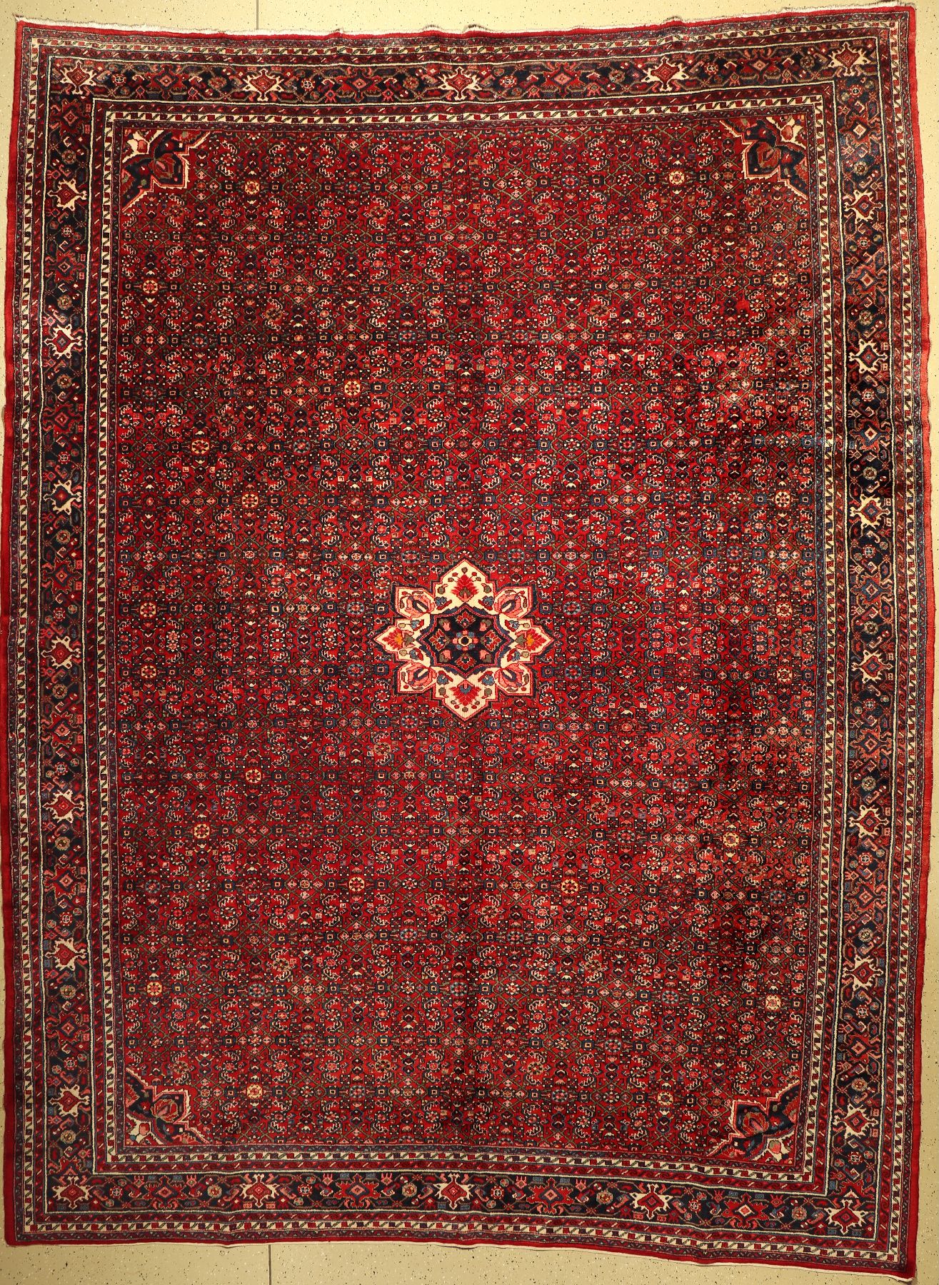 Hosseinabad, Persien, ca. 50 Jahre, Wolle auf Baumwolle, ca. 432 x 327 cm, EHZ: 2, (leicht verblaßt)