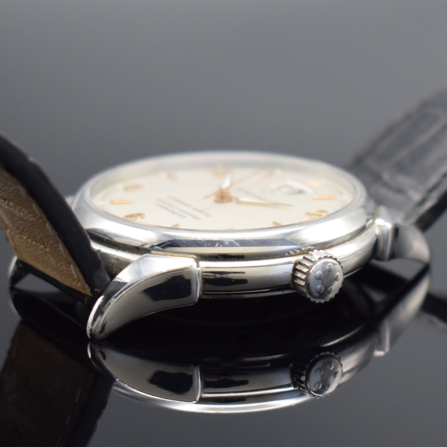 Detail d: ETERNA-MATIC 1948 Herrenchronometer mit Großdatum in Stahl, Schweiz um 2005, Automatik, Ref. 8425.41, beids. vergl. Geh., Boden aufgedr., orig. ...