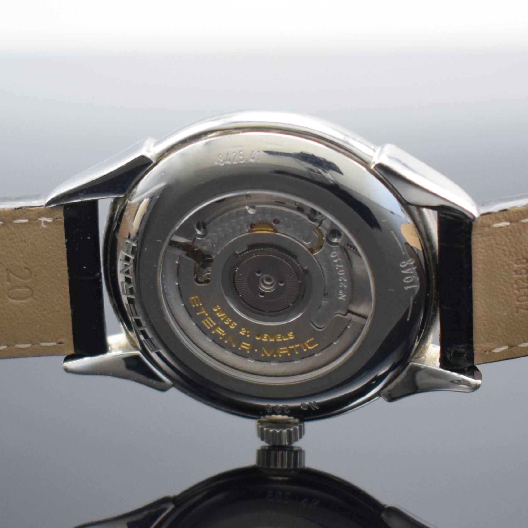 Detail f: ETERNA-MATIC 1948 Herrenchronometer mit Großdatum in Stahl, Schweiz um 2005, Automatik, Ref. 8425.41, beids. vergl. Geh., Boden aufgedr., orig. ...