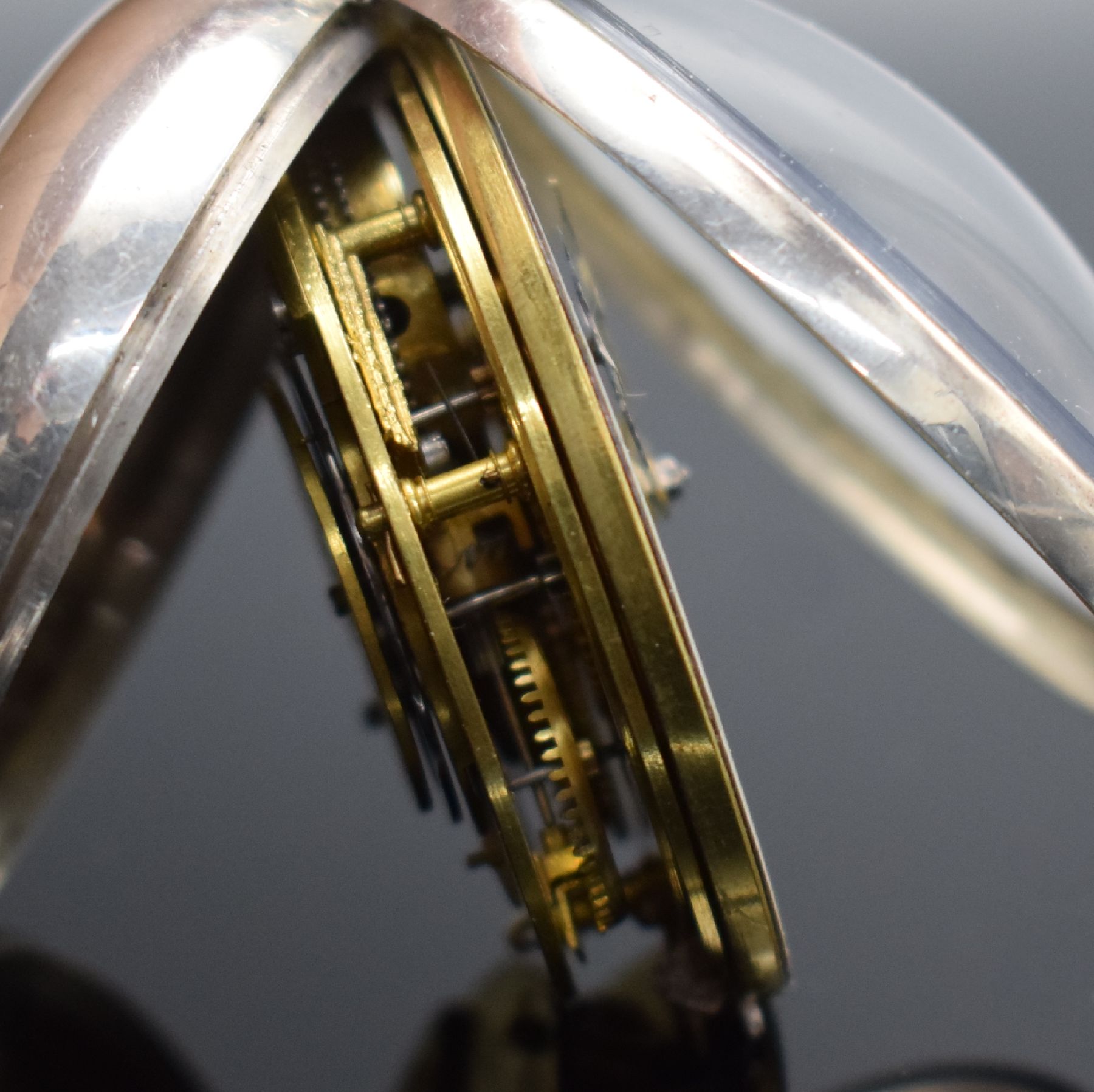 Detail g: John Brownbill offene Spindeltaschenuhr in Silber, England um 1830, glattes Geh. & Übergeh. l. dell., Emailzifferbl. m. röm. Zahlen, Windmühlen ...