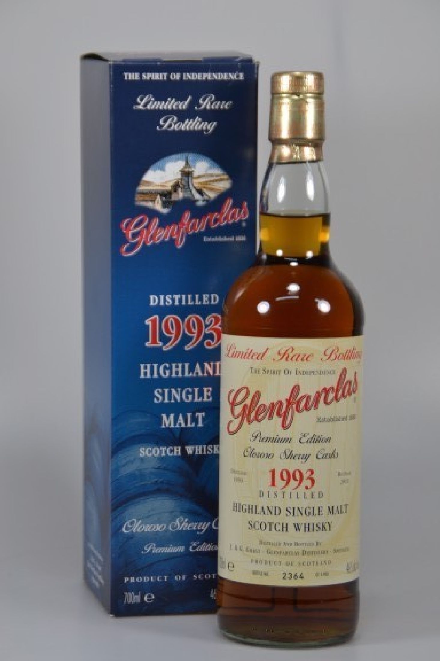 1 Flasche Glenfarclas Higland Single Malt Scotch Whisky, limited rare bottling Olorosa Sherry casks, distilled 1993, bottled 2011, 46% Vol., 700ml, ...