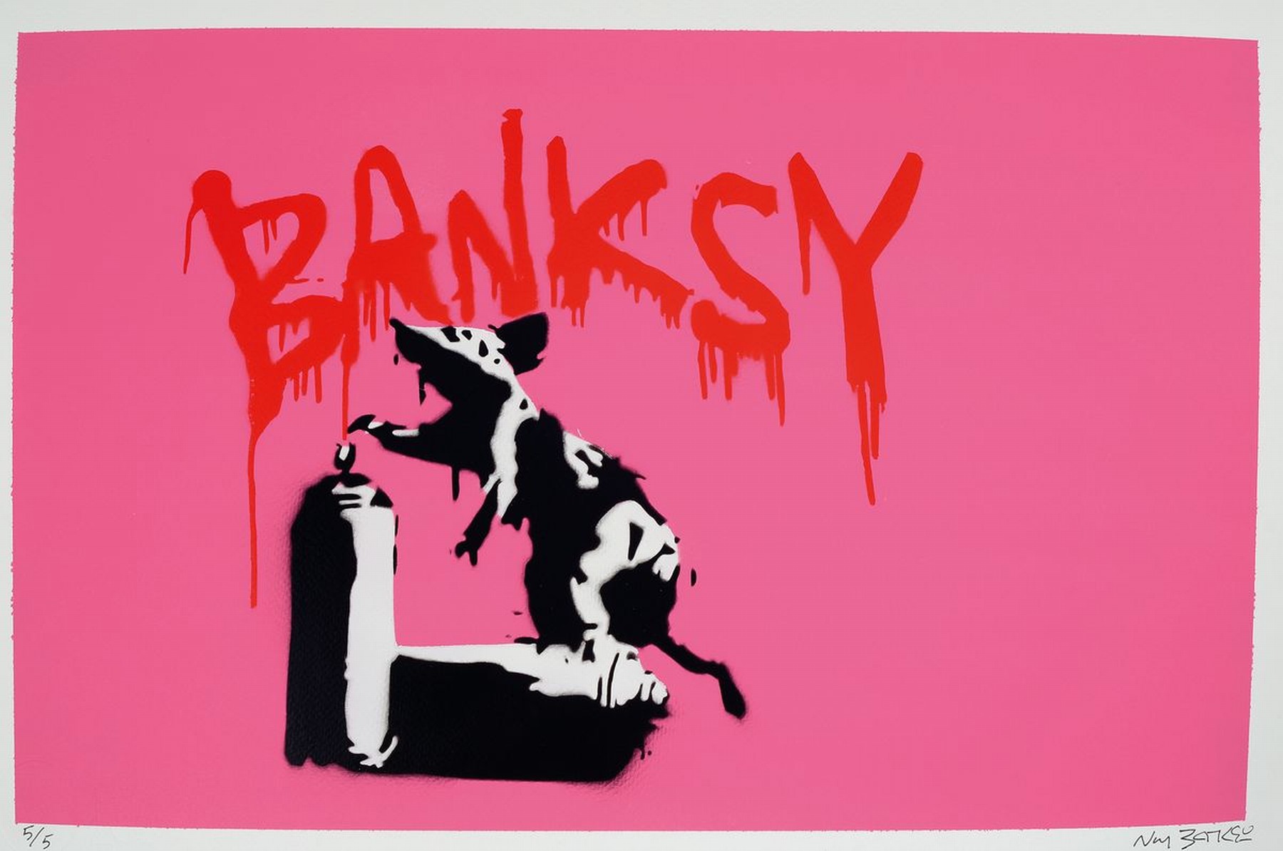 Detail k: NOT BANKSY, Ratte mit Sprühdose auf Pinkem Grund (2022), Ed. 5/5, schabloniert, Sprühfarbe/Papier (280g), handsigniert, mit Heavy Weaponry-Stempel, ...