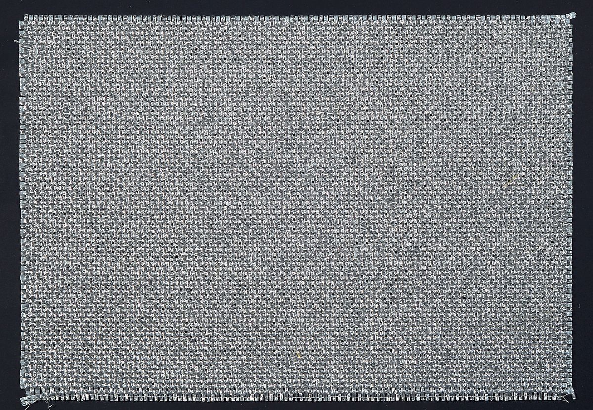 Detail b: Christo, 1935 - 2000, verhüllter Reichstag Lot aus Offsetdruck/Kunstdruck auf Karton, handsigniert, Blattgröße 70 x 100 cm und riesigem original ...