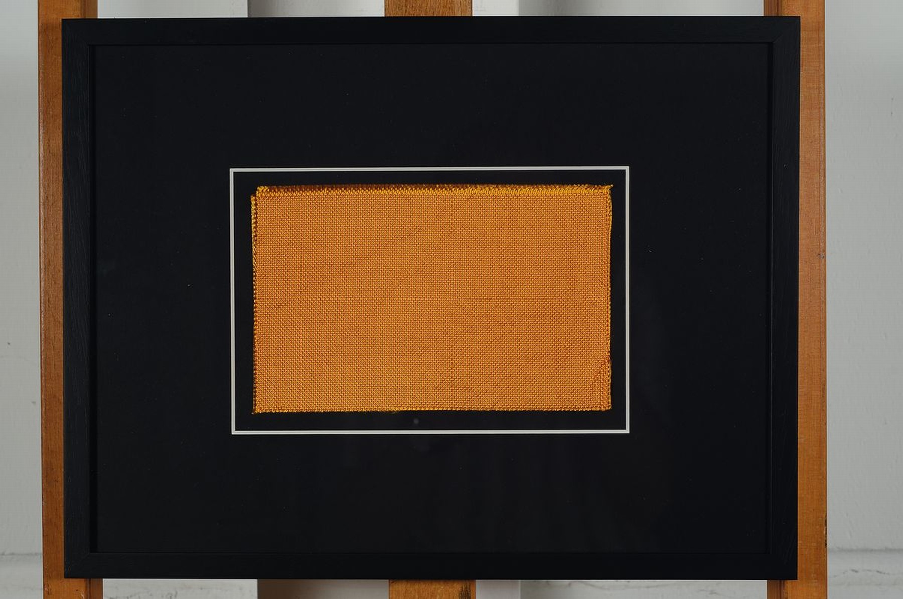Detail k: Christo, 1935-2000, "The Floating Piers", Lot aus, a. Multiple, handsigniert, 13 x 17 cm, kl.Knickspur an einer Ecke, R. 20.5 x 28 cm und ...
