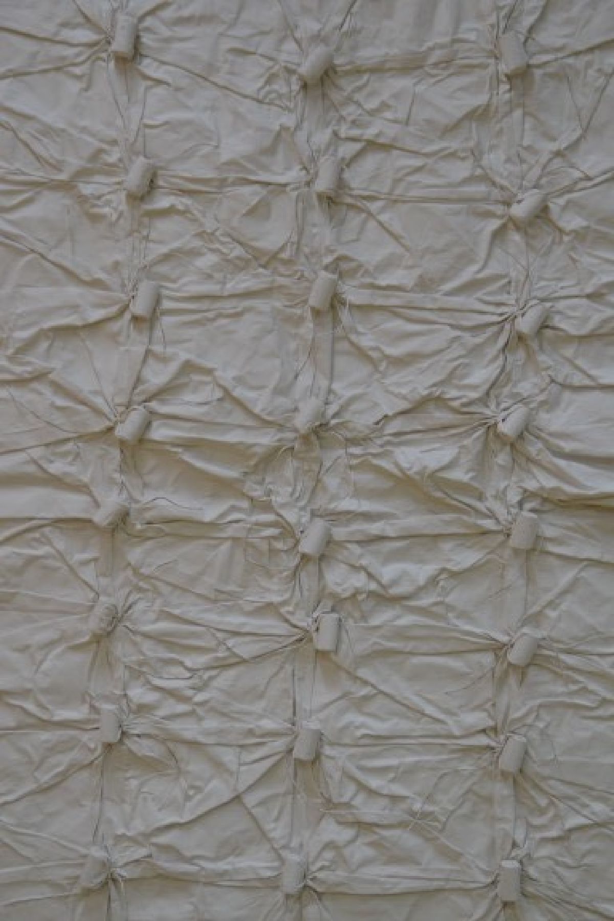 Detail a: Herbert Zangs, 1924 - 2003, Unikat, "Knüpfung 24 Korken 76", Material: 24 Korken/Leinwand, Schnur, weiße Acrylfarbe, aus 1976, unten ...