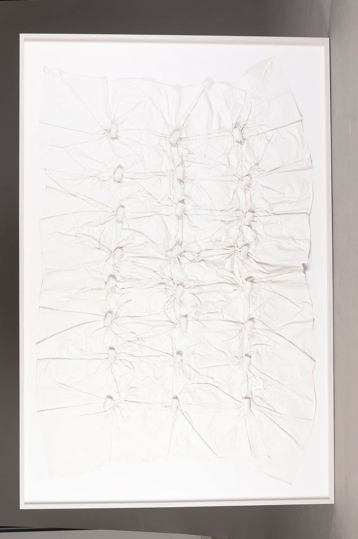 Detail k: Herbert Zangs, 1924 - 2003, Unikat, "Knüpfung 24 Korken 76", Material: 24 Korken/Leinwand, Schnur, weiße Acrylfarbe, aus 1976, unten ...